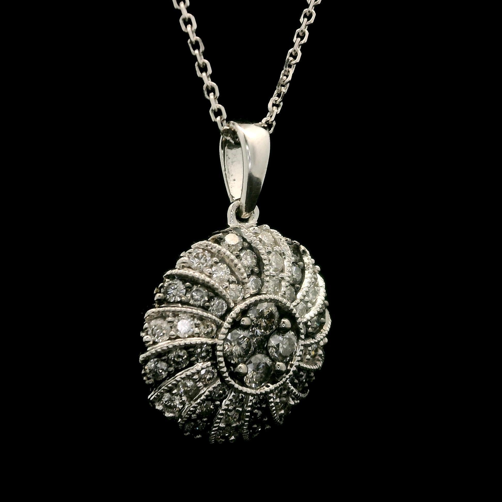14k Weißgold 0,75ctw Salt & Pepper Diamond Spiral Anhänger Halskette im Zustand „Gut“ im Angebot in Montclair, NJ