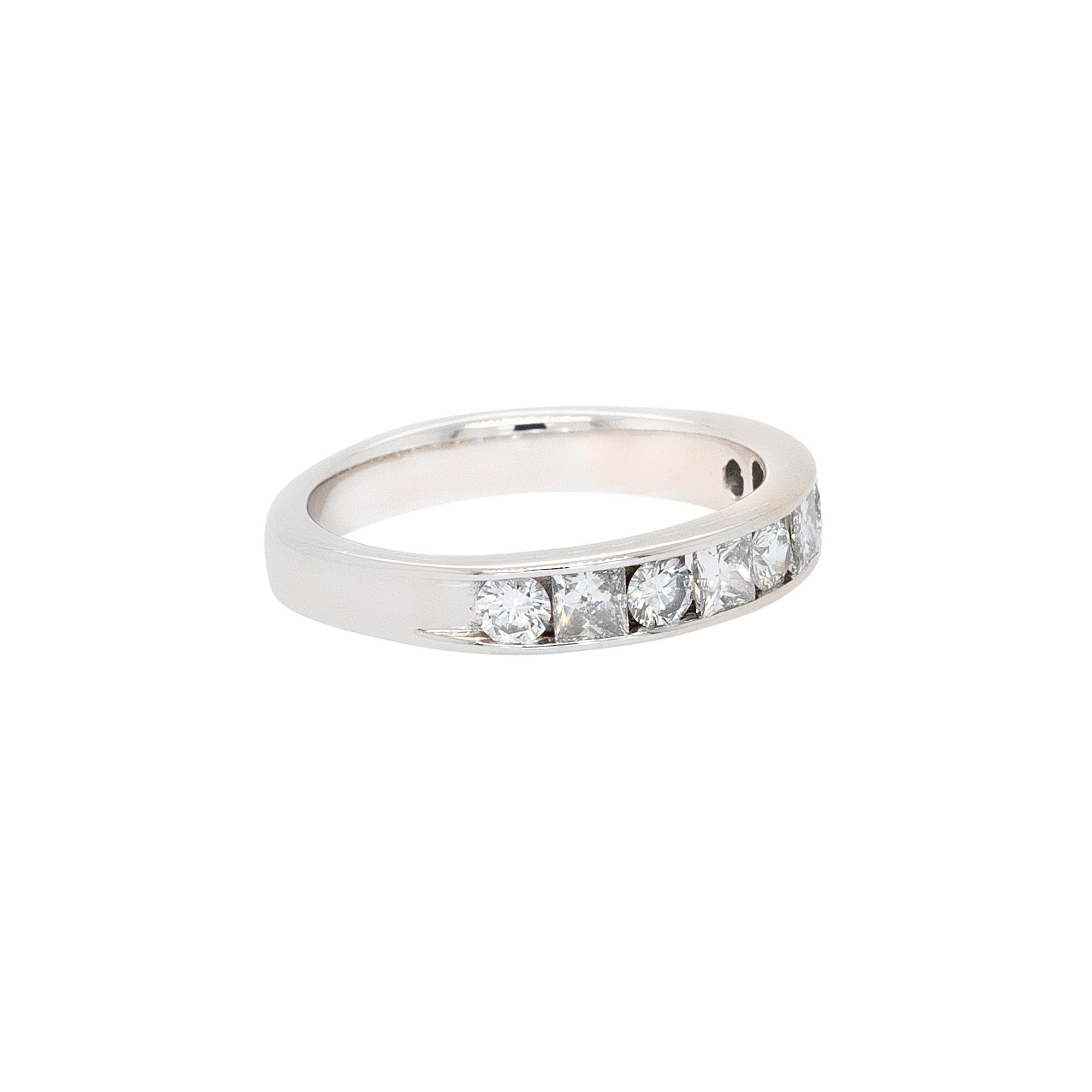 Anello in oro bianco 14k con diamante naturale taglio Brilliante e Principessa da 0,84 carati in vendita 2