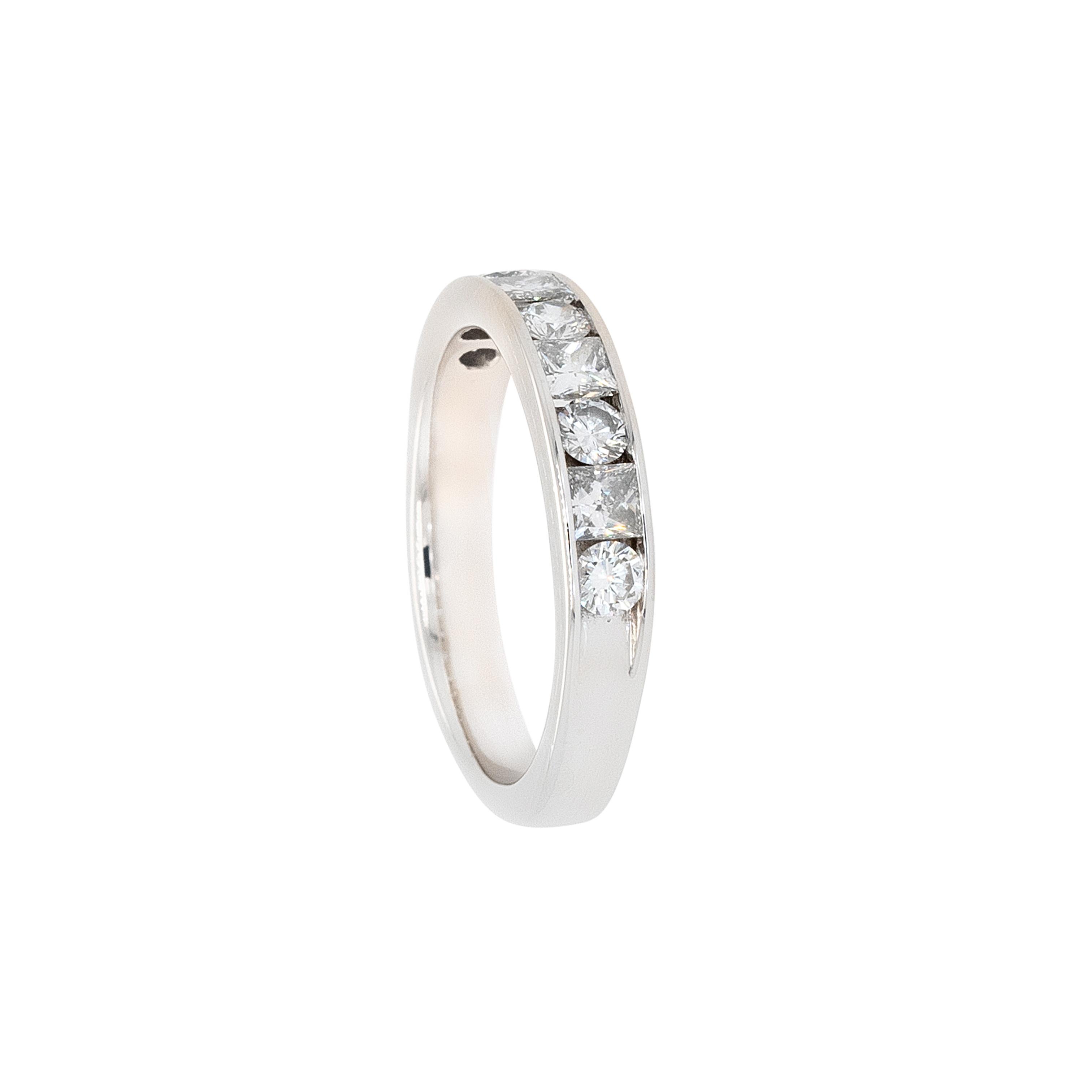 Anello in oro bianco 14k con diamante naturale taglio Brilliante e Principessa da 0,84 carati in vendita 4