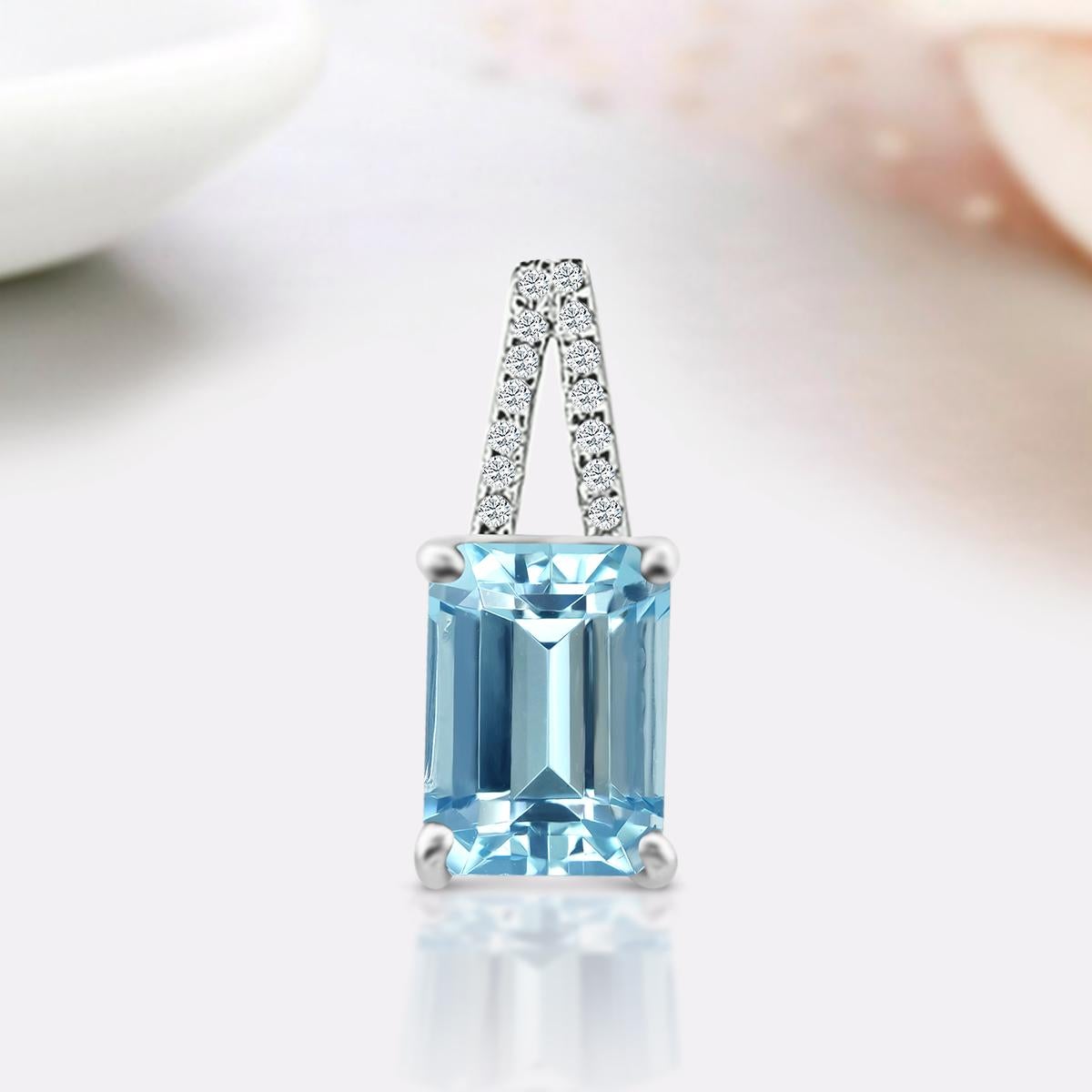 Modern 14K White Gold 0.84cts Aquamarine and Diamond Pendant, Style#TS1305AQP 22029/8 For Sale
