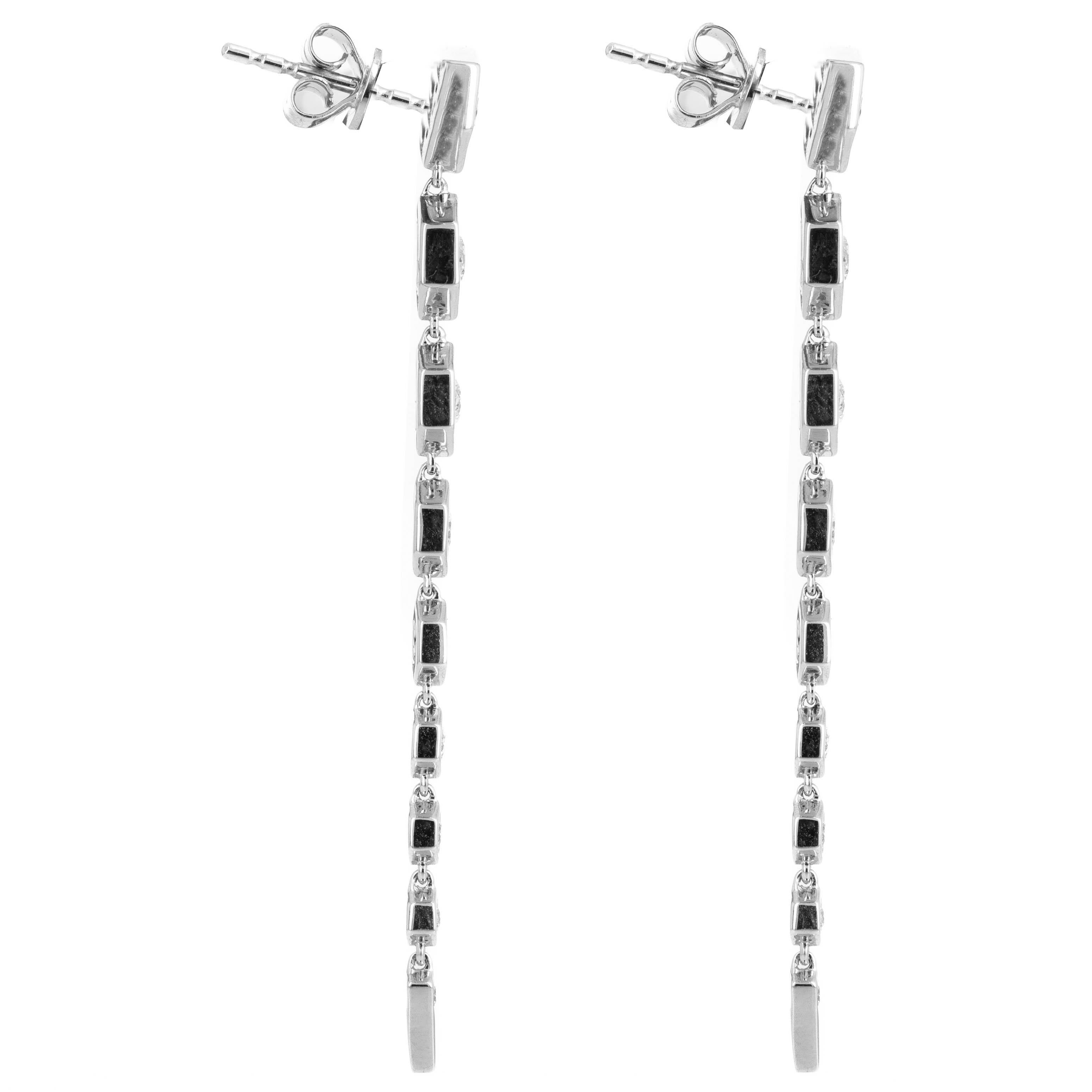 14K White Gold 0.85 Carat Diamond Hexagon Dangle Earrings In New Condition For Sale In Cape May, NJ