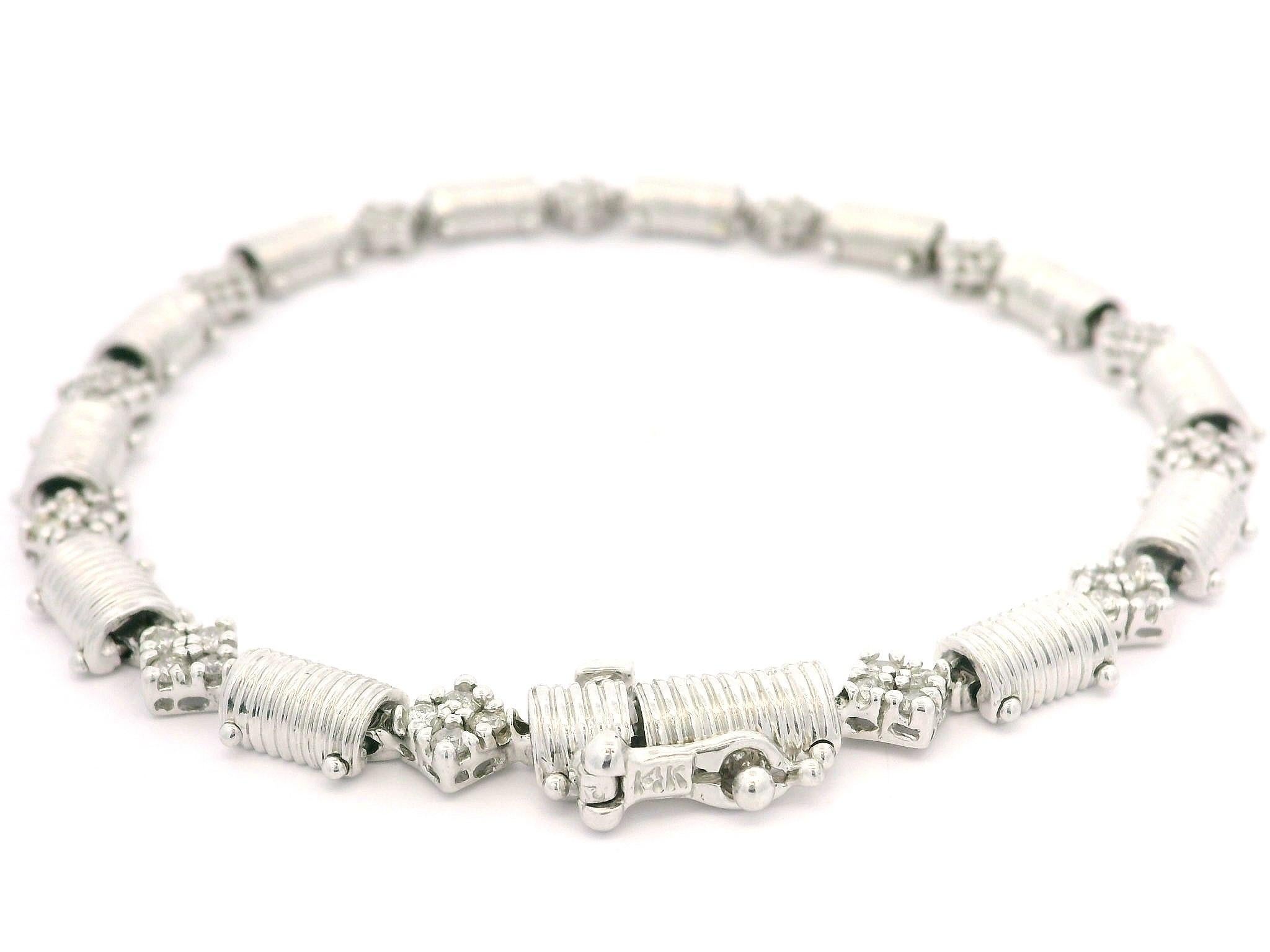 Bracciale A Link in oro bianco 14k 0,85ctw con diamanti a coste e cilindro a forma di trifoglio in vendita 6