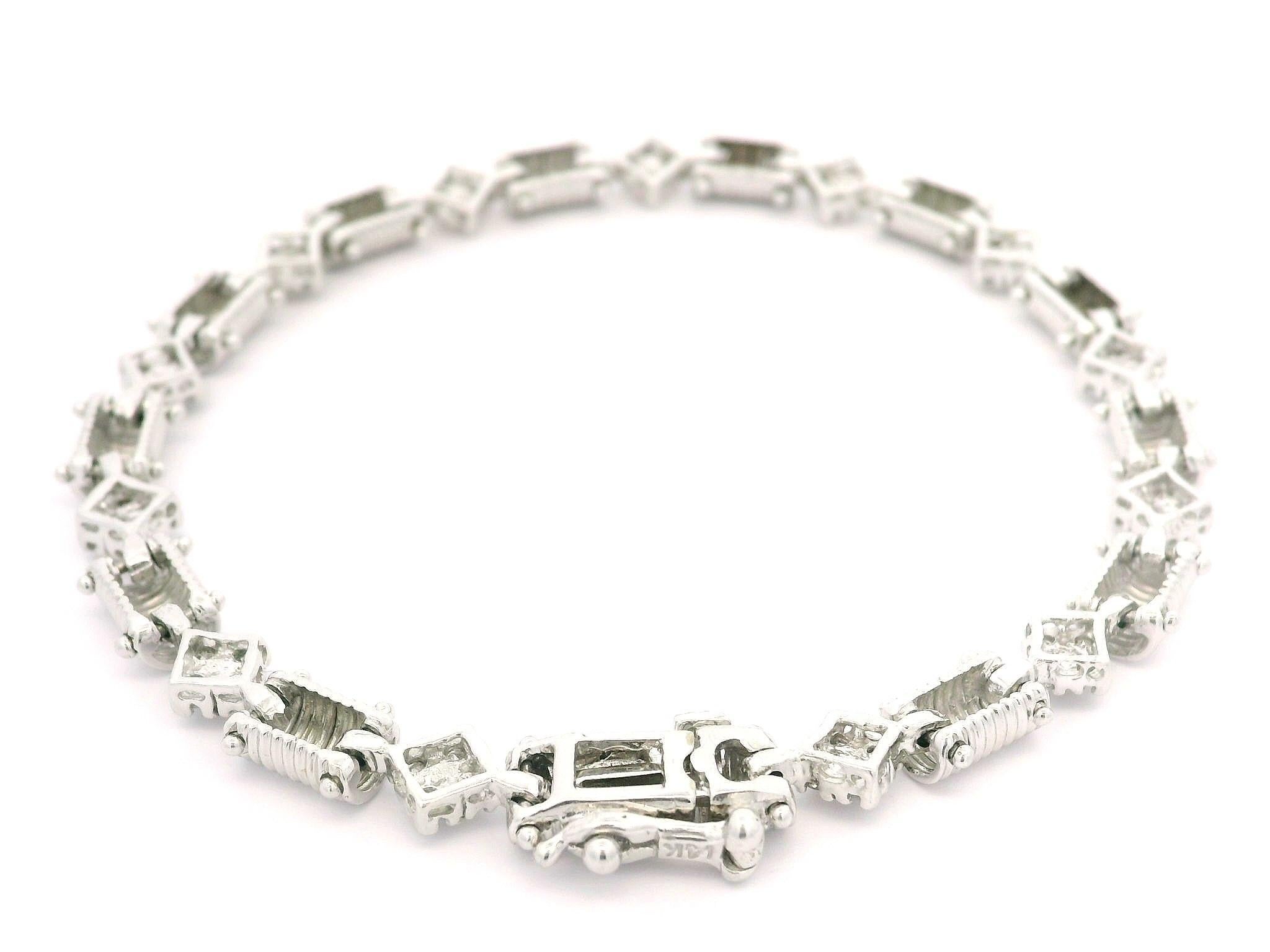 Bracciale A Link in oro bianco 14k 0,85ctw con diamanti a coste e cilindro a forma di trifoglio In condizioni ottime in vendita a Montclair, NJ
