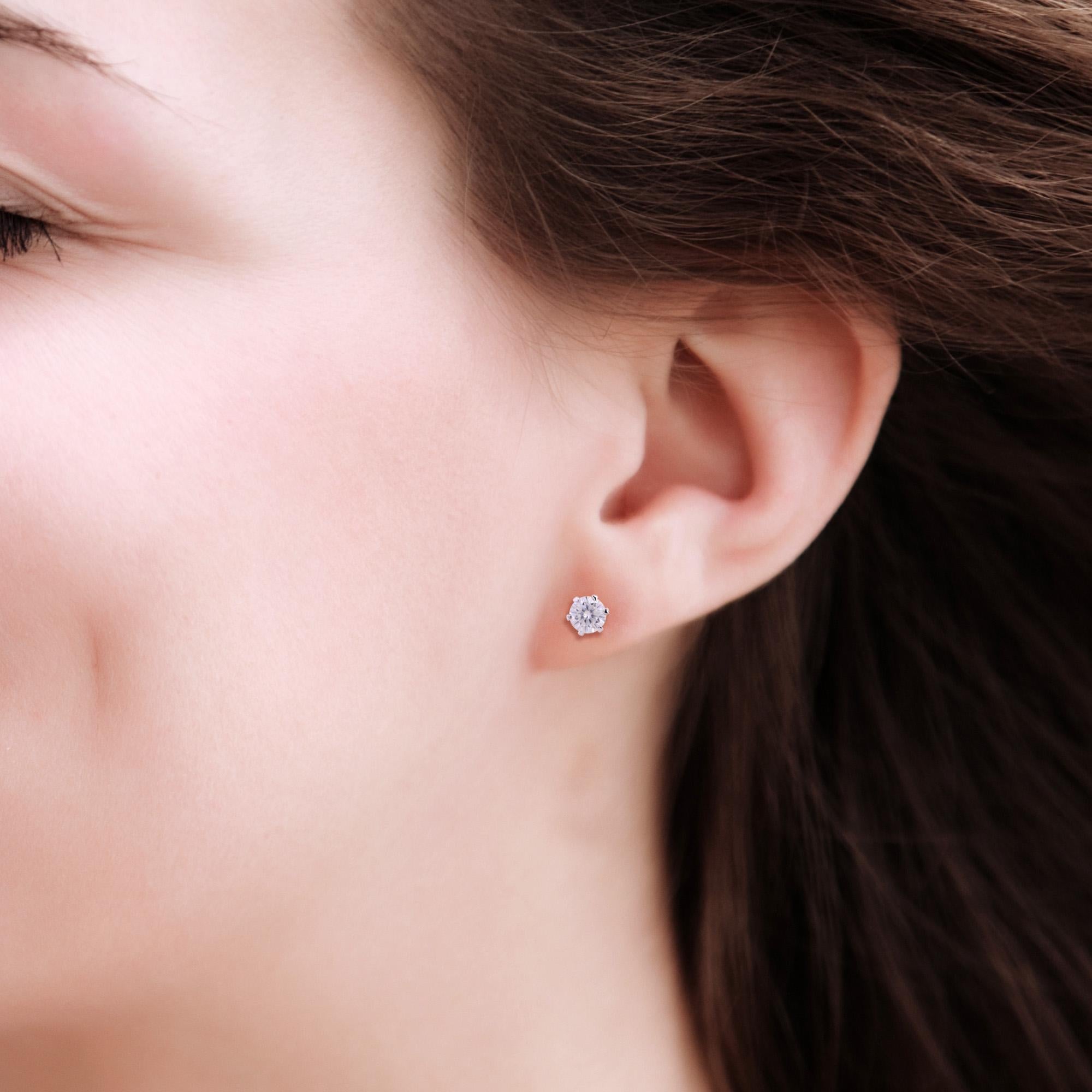 Women's 14K White Gold 0.885 Ctw Certified Moissanite 'VVS/DE' Round Stud Earrings For Sale