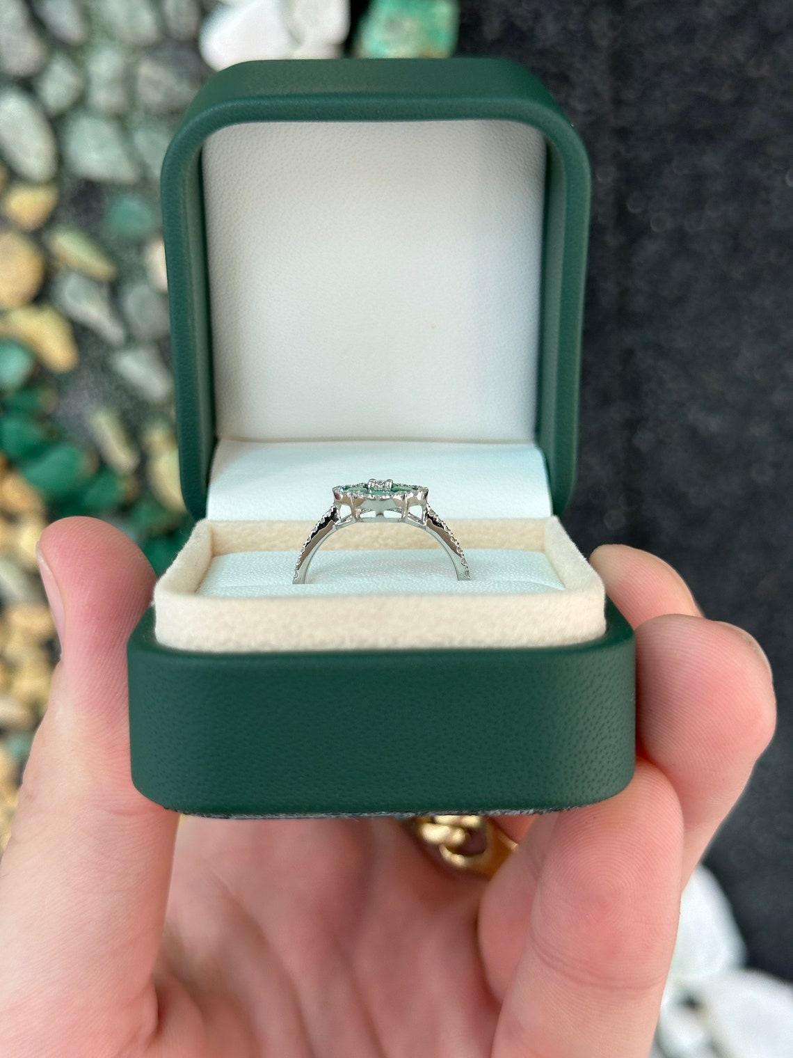 14K White Gold 0.95tcw Oval Emerald & Diamond Halo Floral Cluster Ring, Vivid For Sale 2