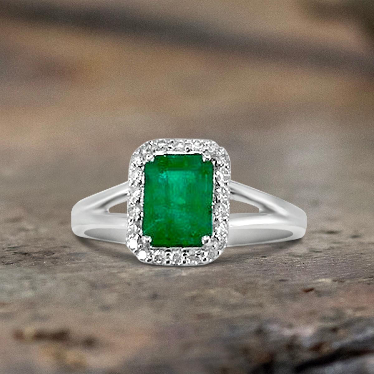 14K White Gold 0.96cts Emerald and Diamond Ring, Style# TS1117R In New Condition In New York, NY