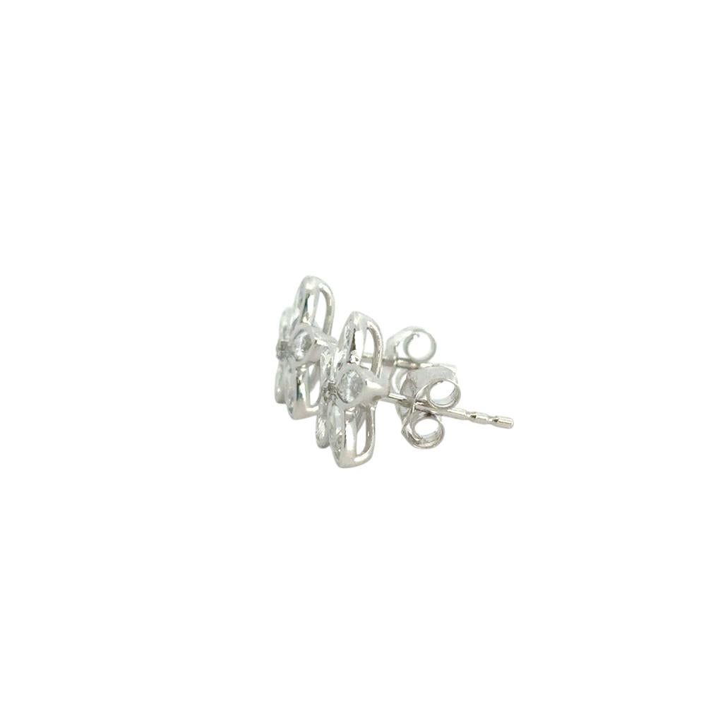 Orecchini con perno a forma di fiore in oro bianco 14k con diamante da 0,96 carati in vendita 5