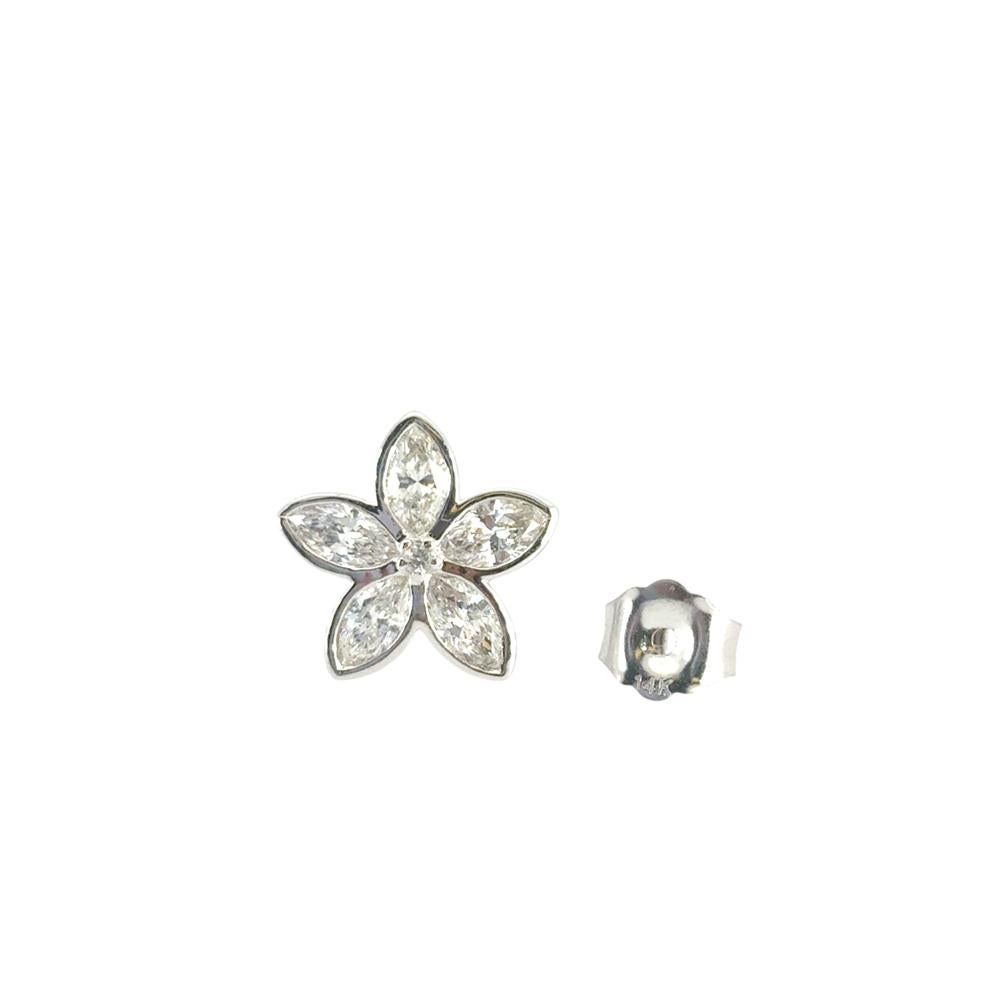 Orecchini con perno a forma di fiore in oro bianco 14k con diamante da 0,96 carati in vendita 12