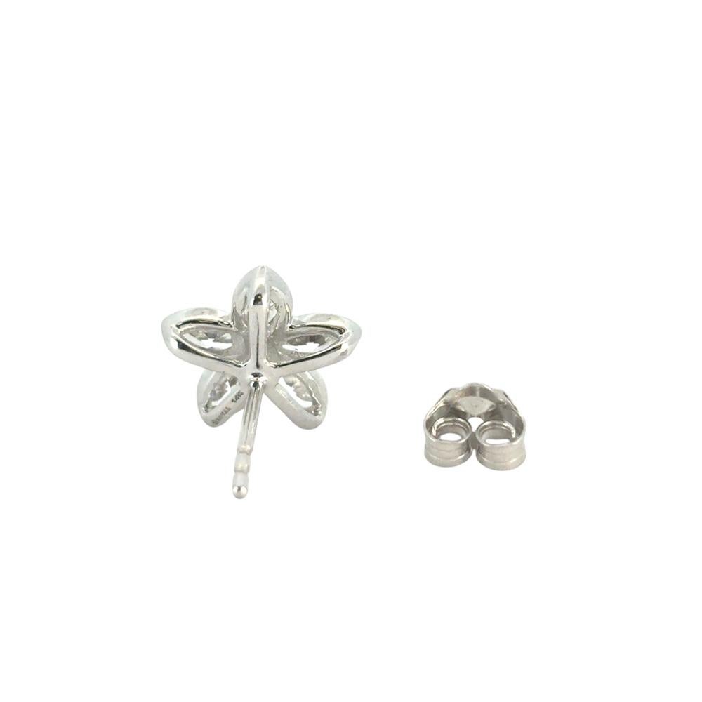 Orecchini con perno a forma di fiore in oro bianco 14k con diamante da 0,96 carati in vendita 13