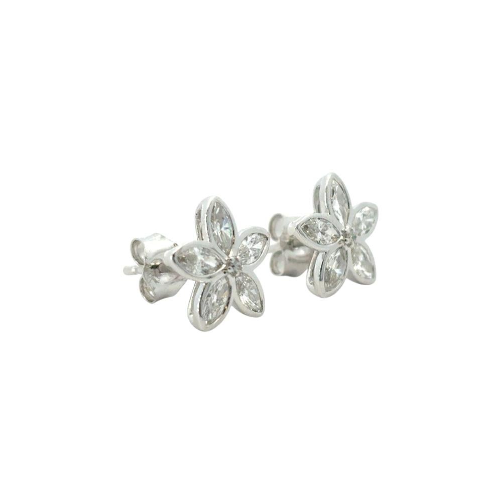 Orecchini con perno a forma di fiore in oro bianco 14k con diamante da 0,96 carati In condizioni ottime in vendita a Boca Raton, FL