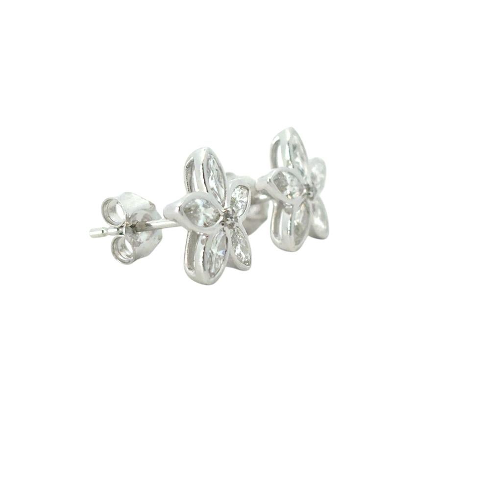 Donna Orecchini con perno a forma di fiore in oro bianco 14k con diamante da 0,96 carati in vendita