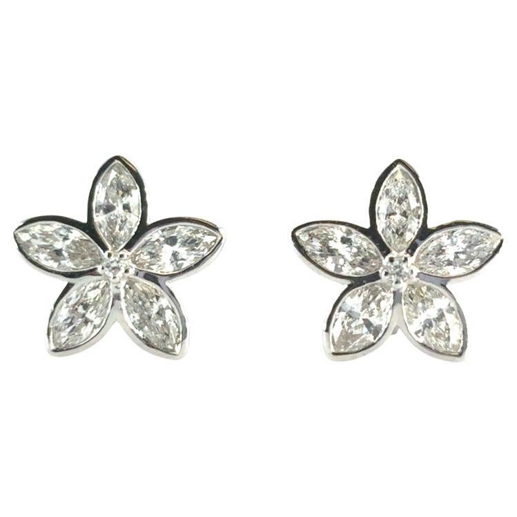 14k White Gold 0.96ctw Diamond Flower Shaped Stud Earrings