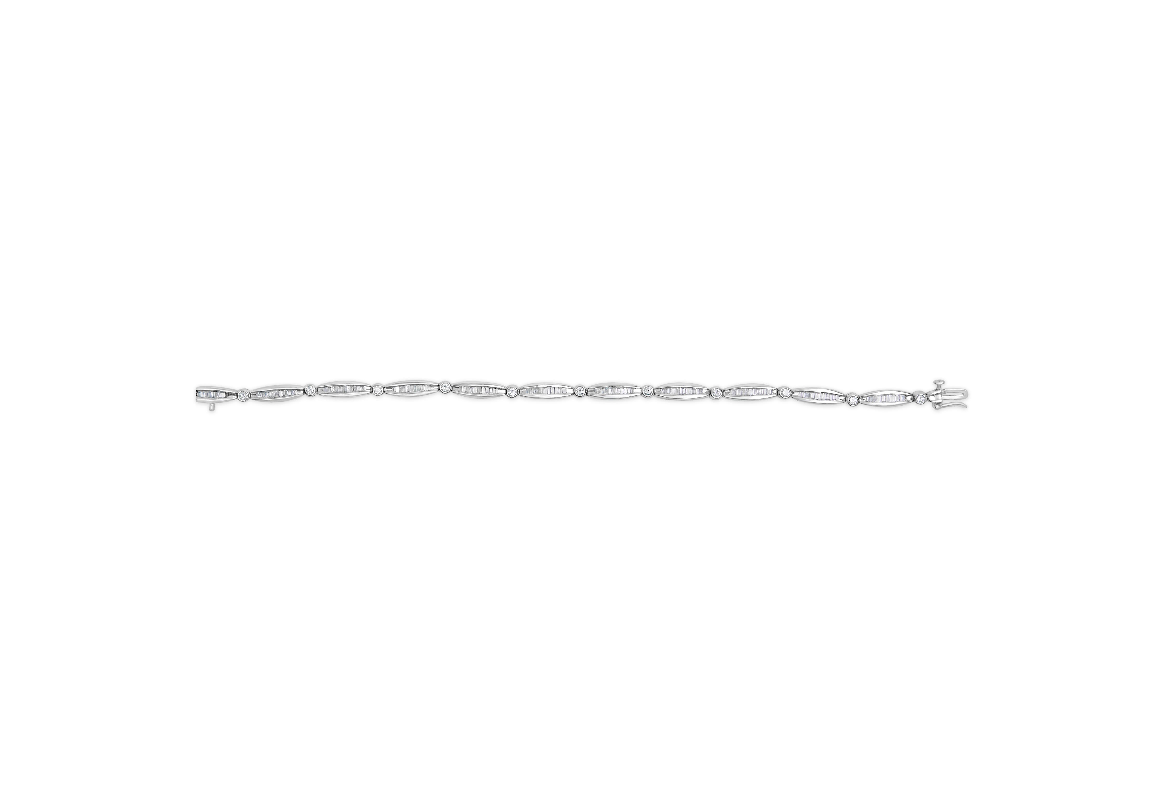 Round Cut 14K White Gold 1-1/2 Carat Diamond Bezel and Tapered Link Tennis Bracelet For Sale