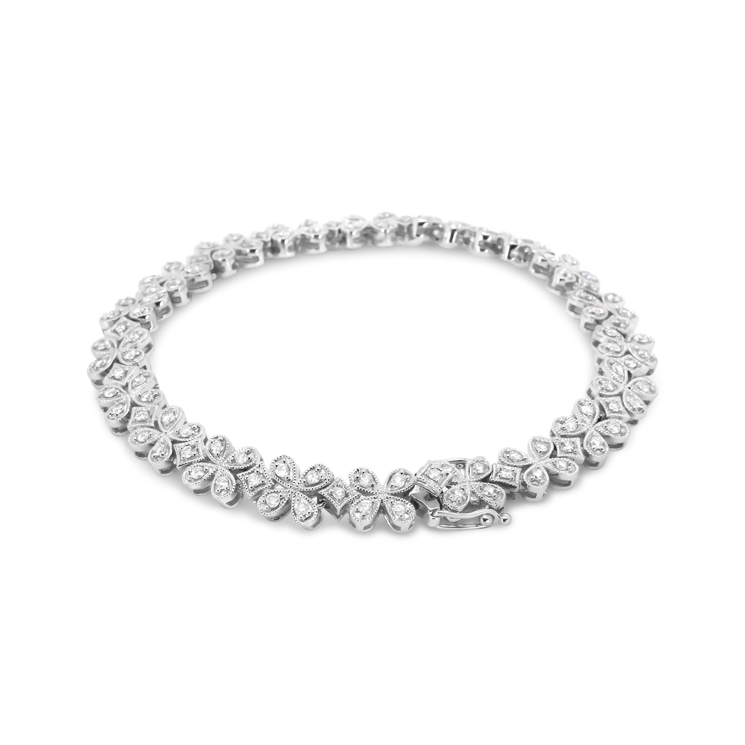 Contemporary 14K White Gold 1 1/2 Carat Round Diamond Floral Clover-Shaped Link Bracelet