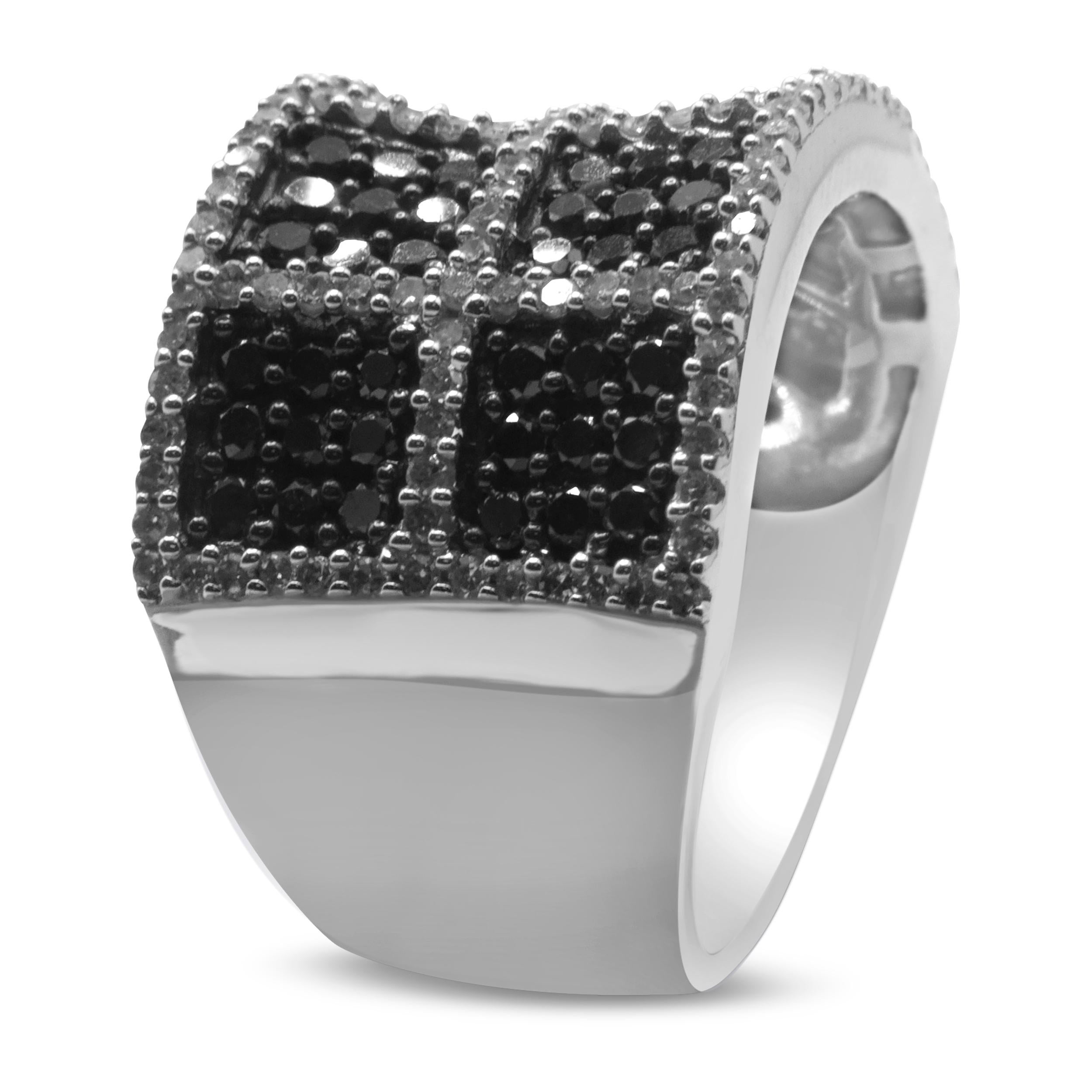 Round Cut 14K White Gold 1 1/2 Carat White and Treated Black Diamond Cocktail Ring For Sale