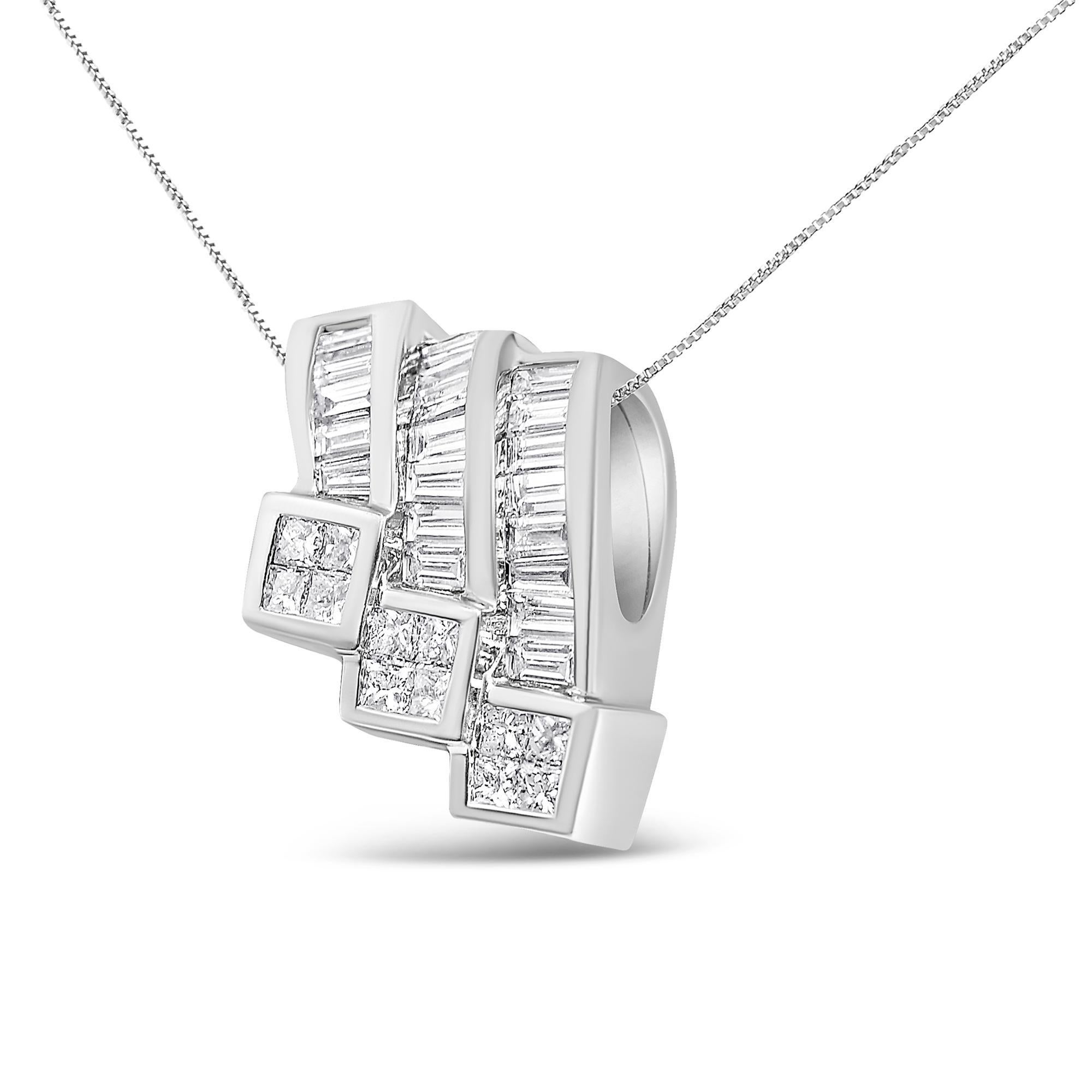 Voici un chef-d'œuvre envoûtant qui vous laissera bouche bée - un collier pendentif triple courbe en or blanc 14 carats orné de 1 1/2 Cttw de diamants exquis. Réalisé avec précision et passion, ce collier présente une fusion parfaite de diamants de