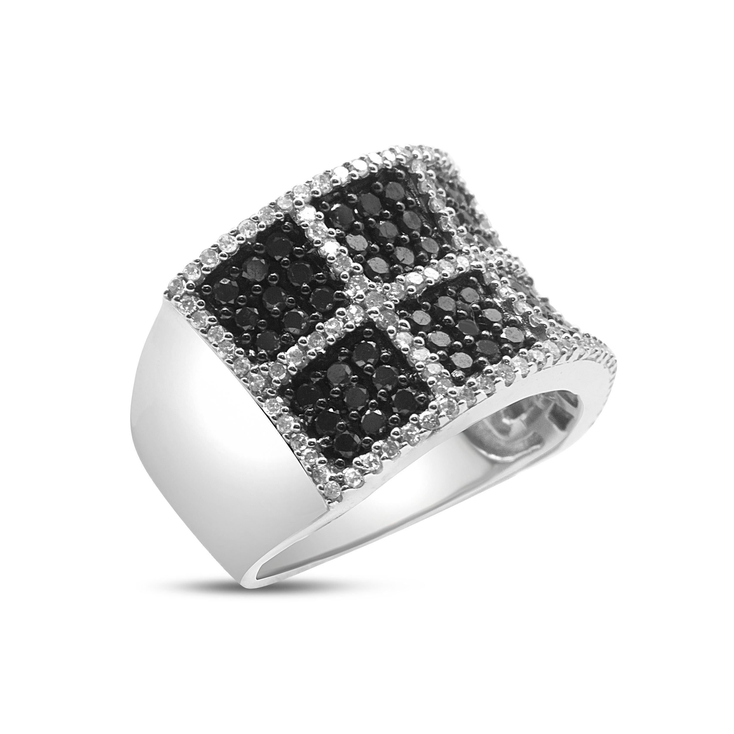 14K Weißgold 1 1/2 Cttw Weißer und behandelter schwarzer Diamant-Cocktailring (Moderne) im Angebot
