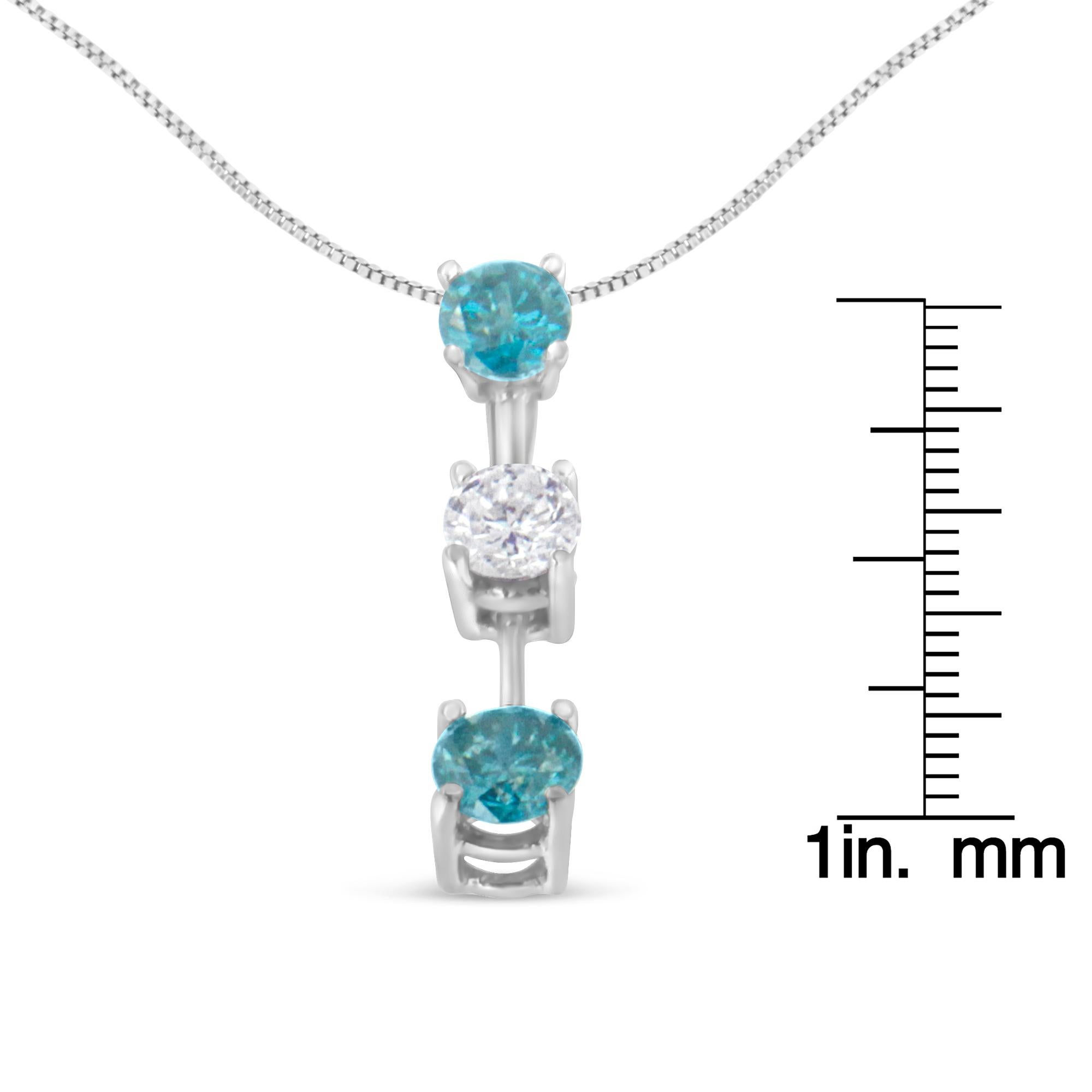 14K White Gold 1 1/3 Carat White and Treated Blue Diamond Pendant Necklace In New Condition For Sale In New York, NY