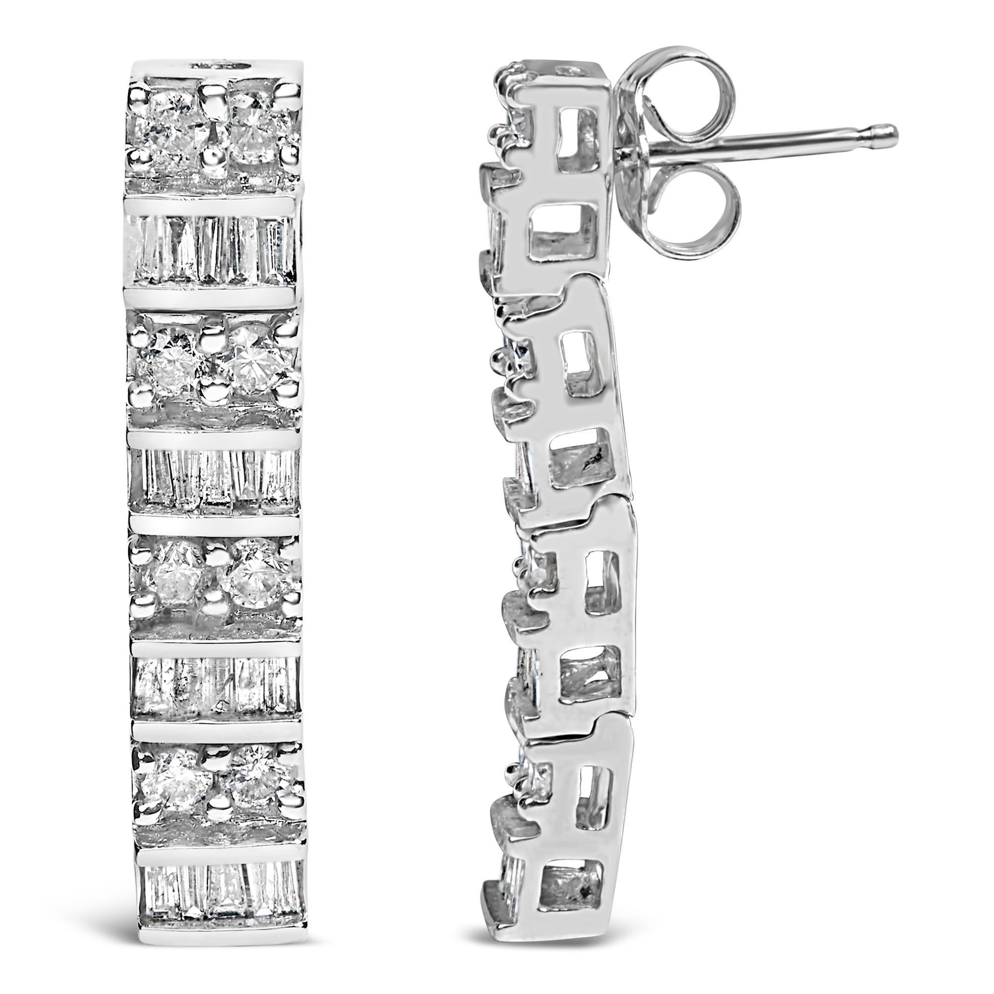 14K White Gold 1 1/3 Cttw Alternating Round And Baguette Diamond Drop Earrings Moderno en venta
