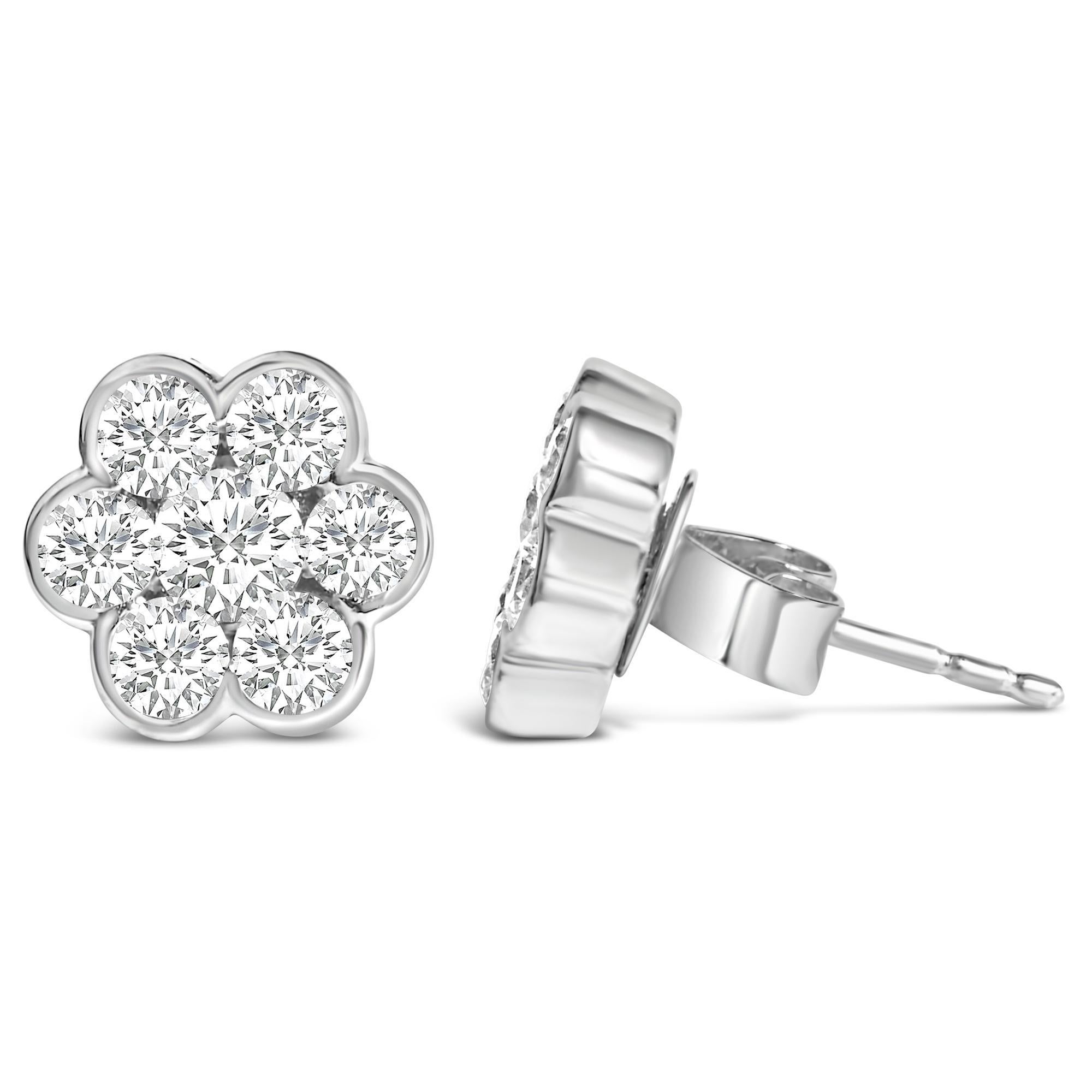 Moderne Boucle d'oreille en or blanc 14 carats 1 1/3 Ctw Diamond Bezel Style 7 Stone Floral Cluster Earring