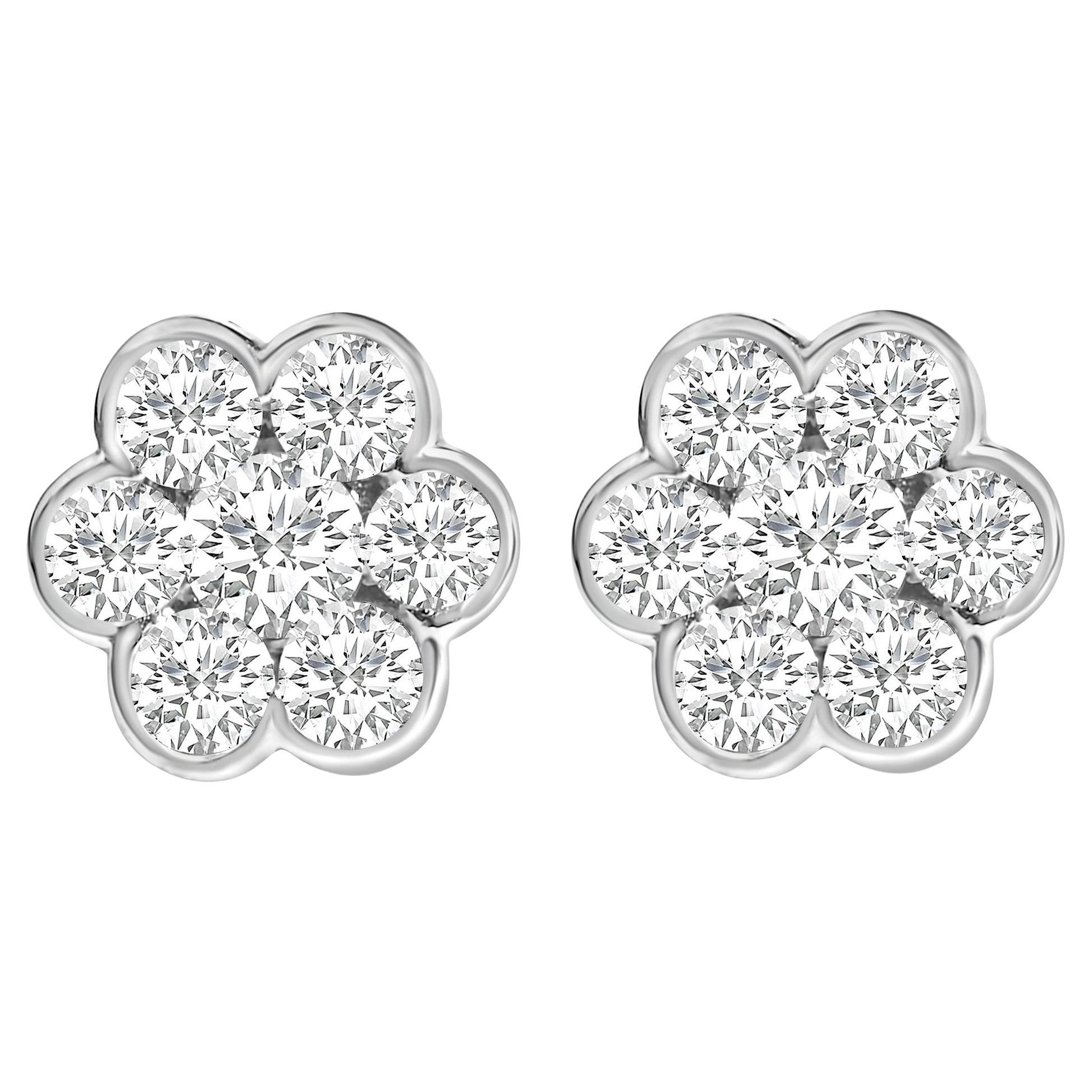 Boucle d'oreille en or blanc 14 carats 1 1/3 Ctw Diamond Bezel Style 7 Stone Floral Cluster Earring