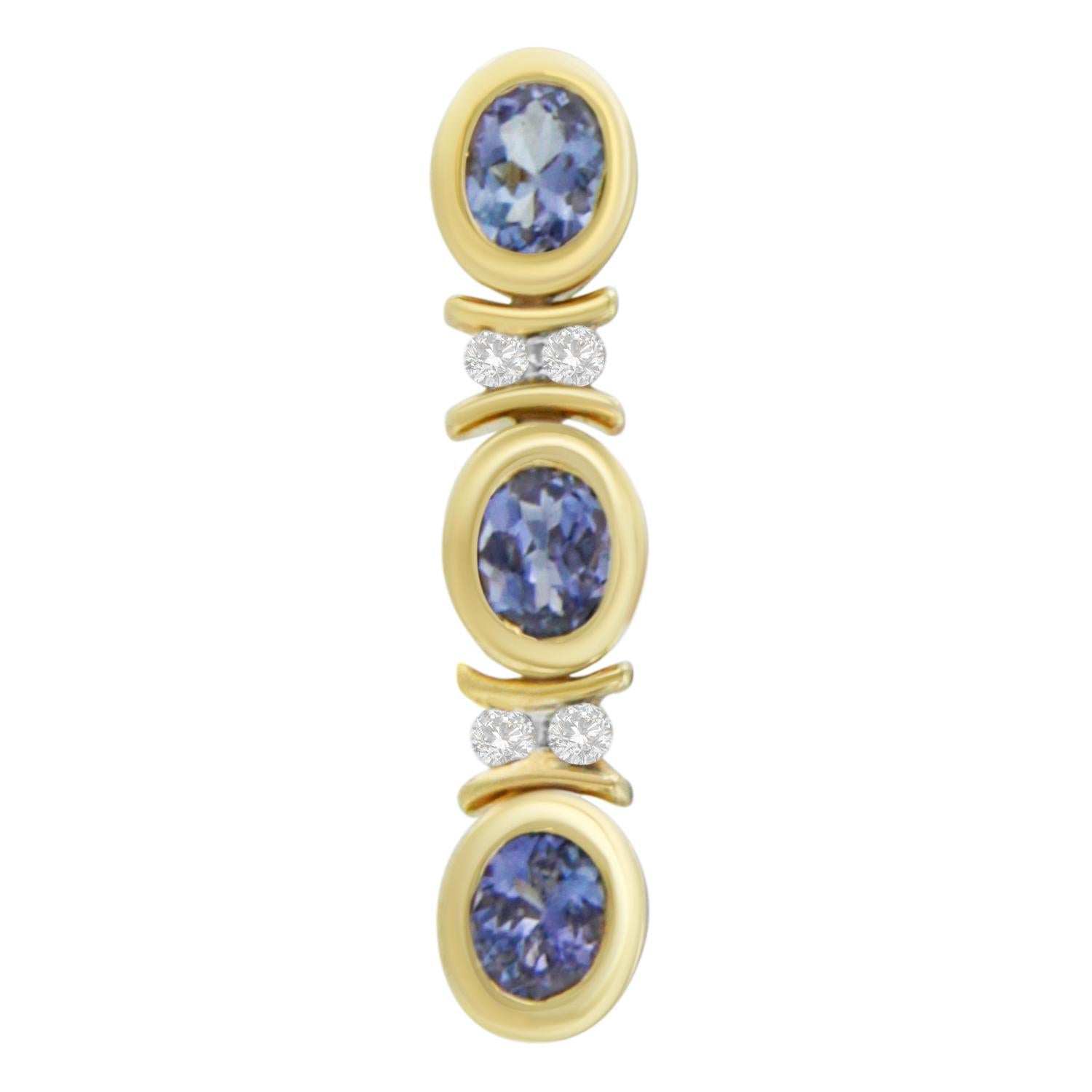 Taglio rotondo Collana con ciondolo in oro bianco 14k con diamanti taglio rotondo e tanzanite da 1 1/5 ct. in vendita