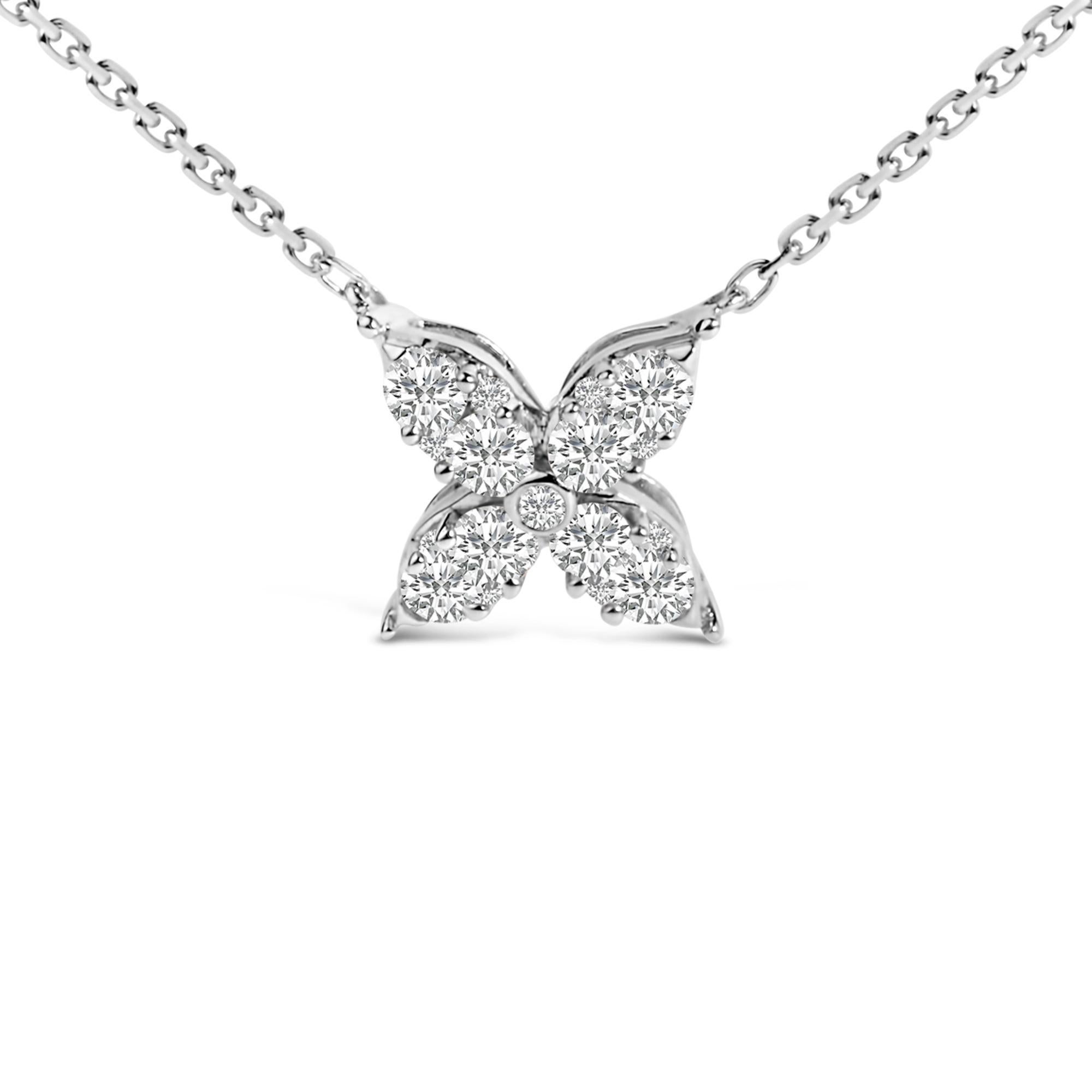 Adoptez l'élégance éthérée avec ce collier en or blanc 14 carats, orné d'un demi-carat de diamants naturels dont l'éclat rivalise avec celui de l'étoile du matin. D'une couleur H-I et d'une pureté VS2-SI1, le motif du papillon est serti de manière à