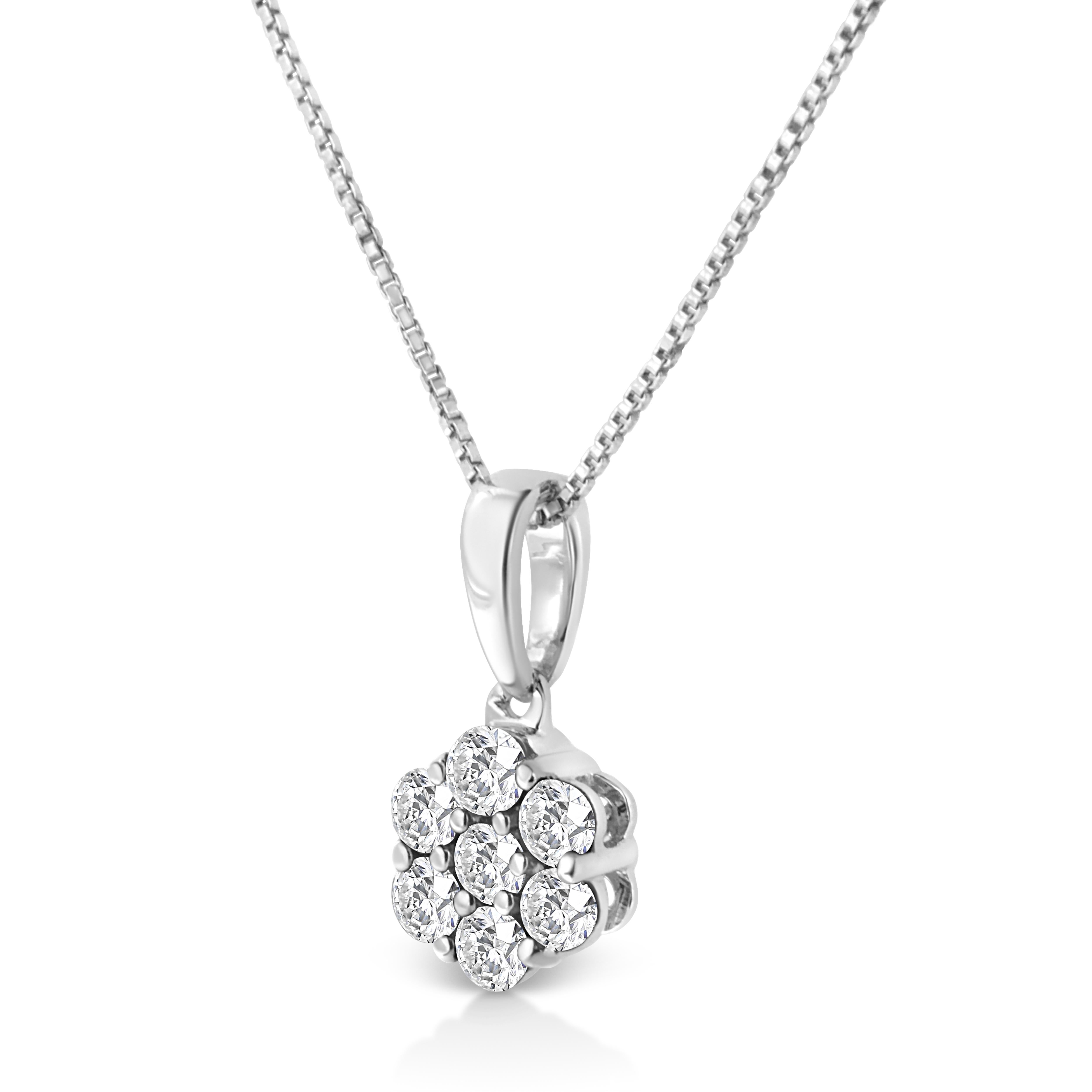 Moderno Collana con ciondolo a grappolo floreale in oro bianco 14K da 1/2 Cttw di diamante in vendita