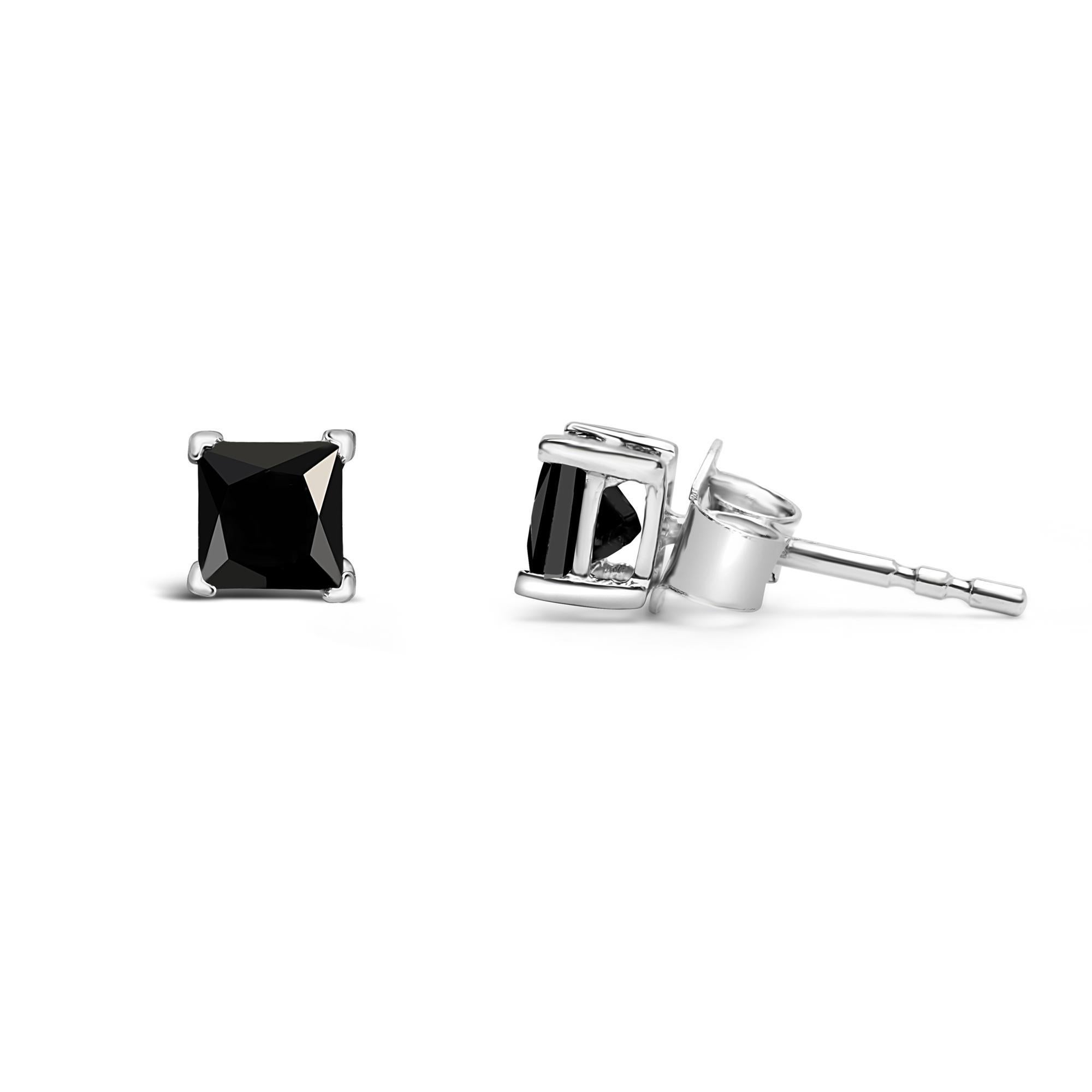 Moderne Boucles d'oreilles classiques en or blanc 14K avec diamant noir traité taille princesse 1/2 Cttw en vente
