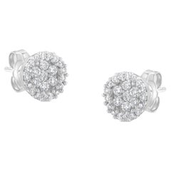 Pendientes de oro blanco de 14 quilates con racimo floral de diamantes de 1/2 quilate