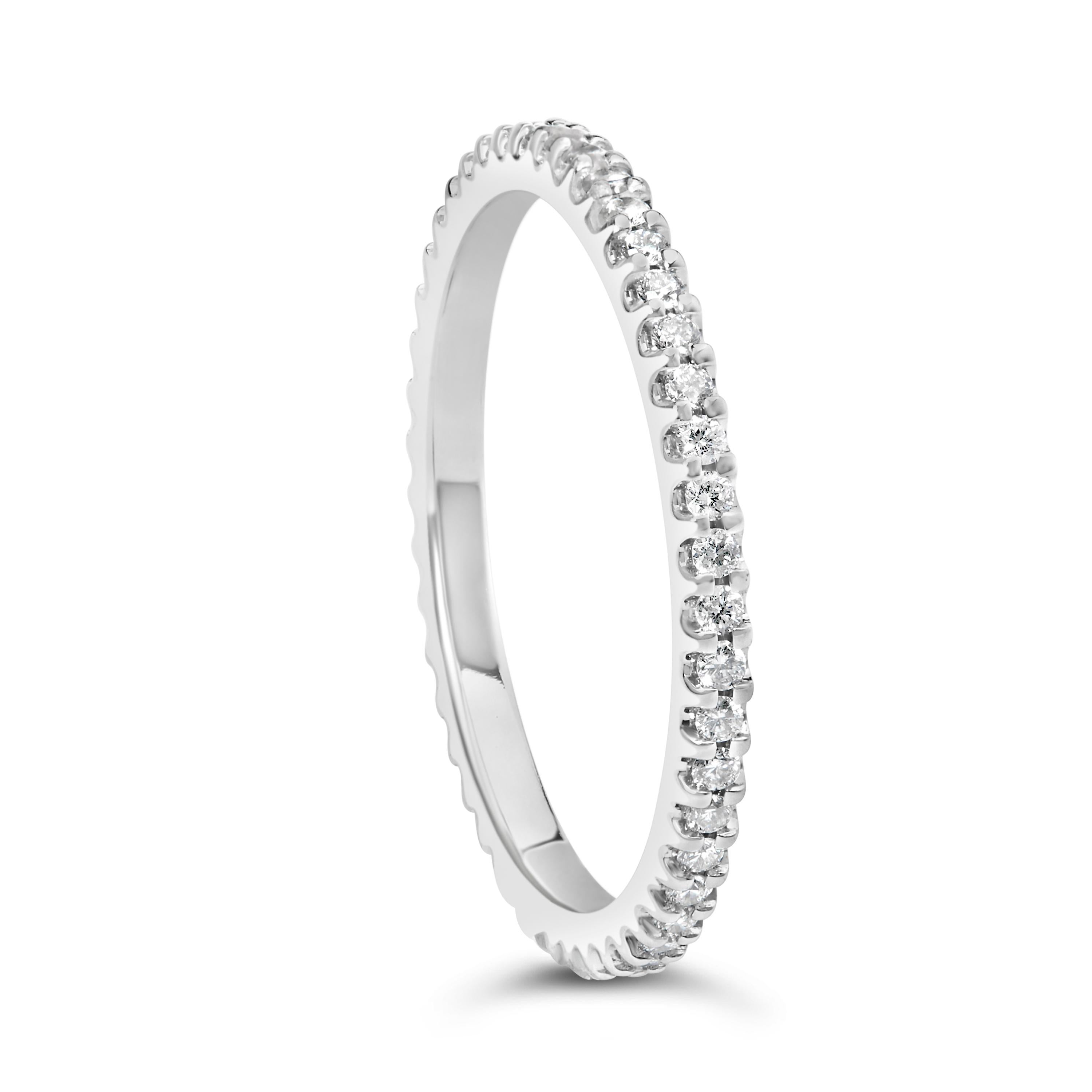 14K Weißgold 1/3 Karat Gesamtkaratgewicht Shared Prong Set Runder Diamant Ewigkeitsring () 4