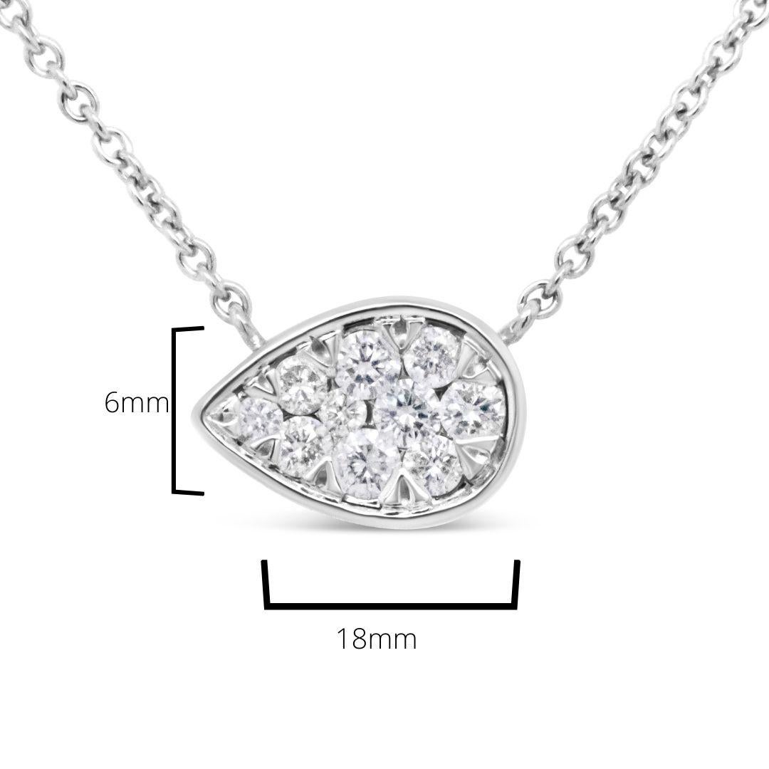 14K White Gold 1/4 Carat Round Diamond Teardrop Necklace In New Condition For Sale In New York, NY