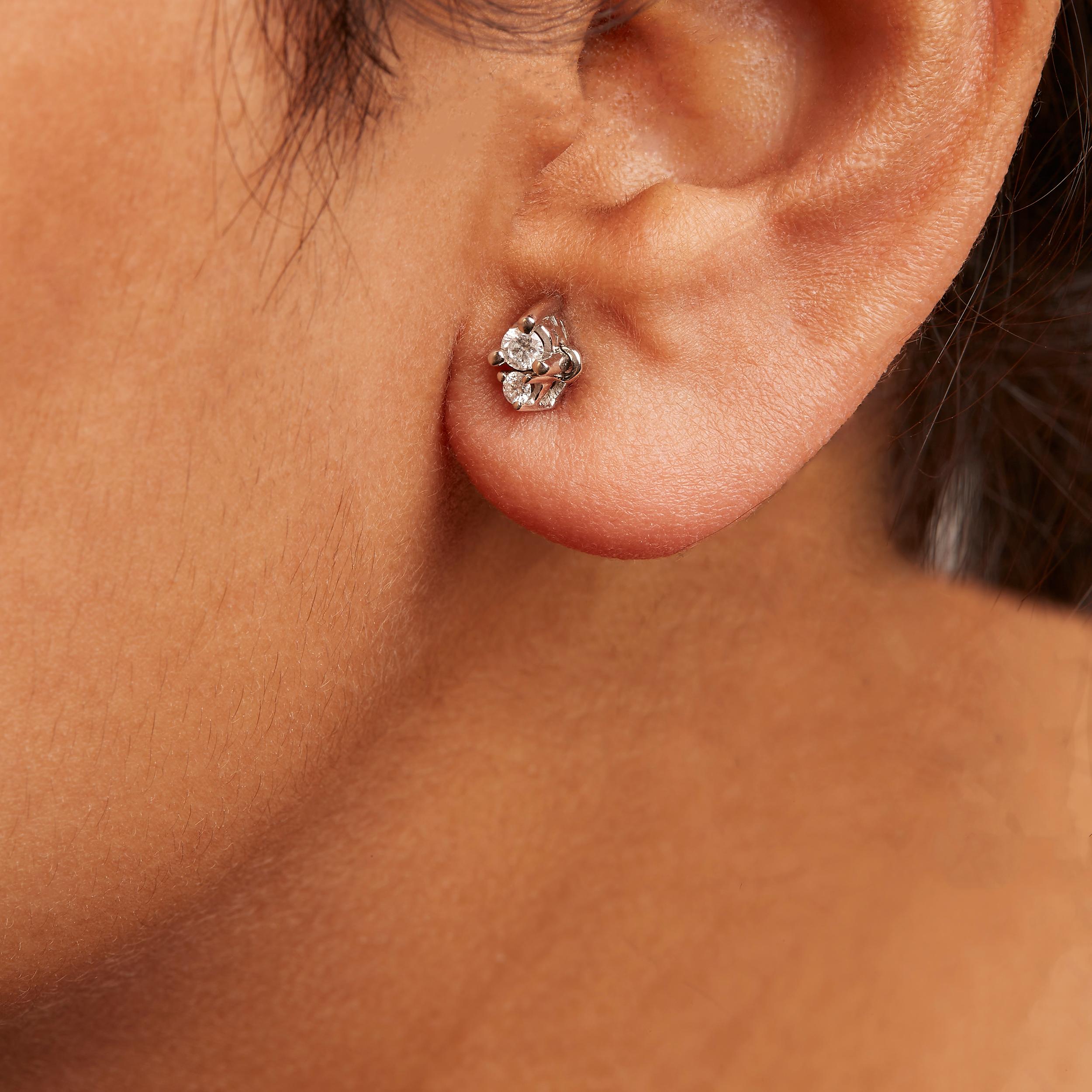 Orecchini a perno in oro bianco 14K con doppio diamante da 1/4 di carato e penzoloni In condizioni Nuovo in vendita a New York, NY