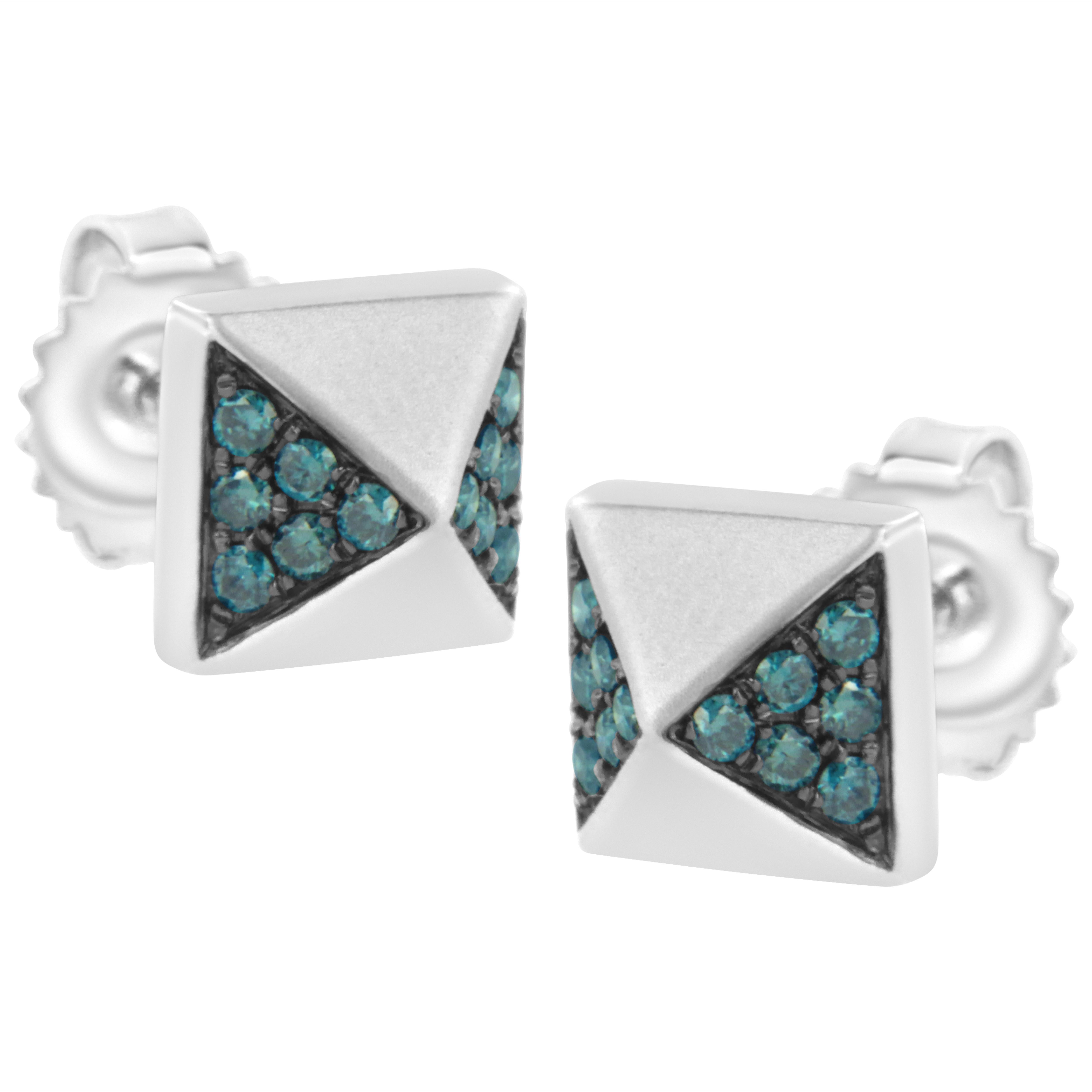 Moderne Clous d'oreilles pyramide de diamants bleus traités 1/4 ct. pt. en or blanc 14 carats en vente