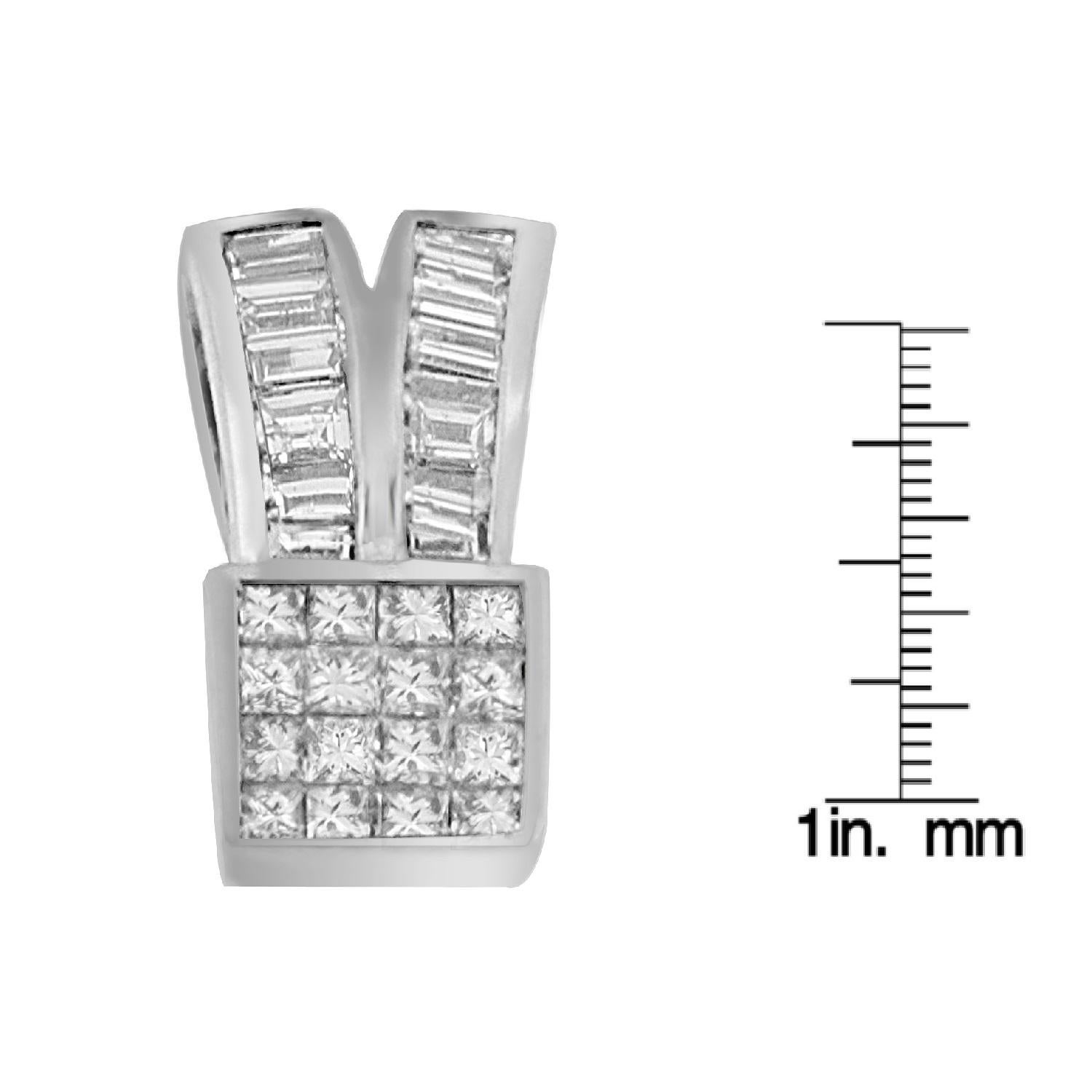 Collana con ciondolo a nastro con cuore e diamanti in oro bianco 14k 1 5/8 Cttw In condizioni Nuovo in vendita a New York, NY