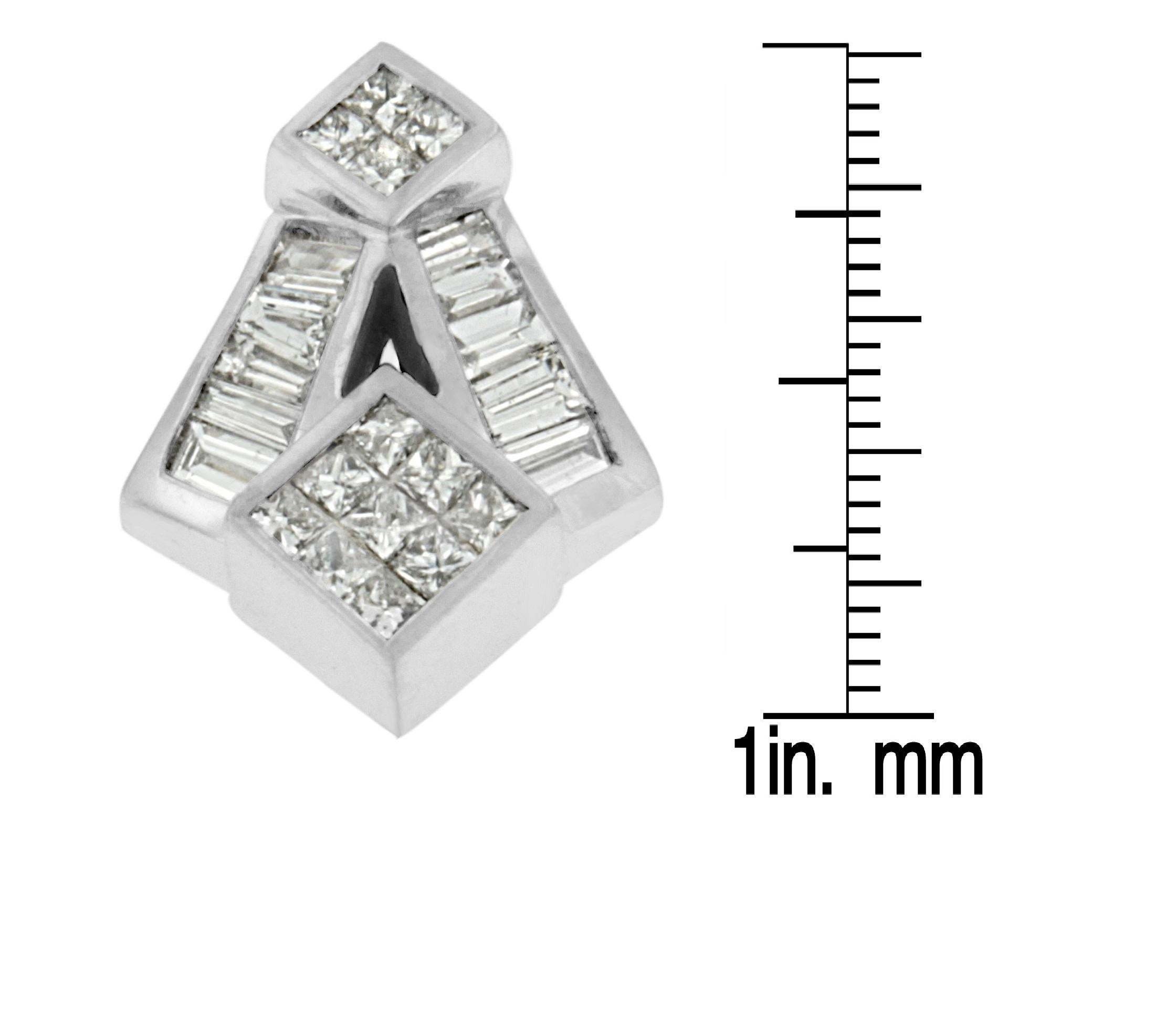Collier en or blanc 14k avec pendentif de forme mixte en diamant taille princesse 1 5/8 cttw Neuf - En vente à New York, NY