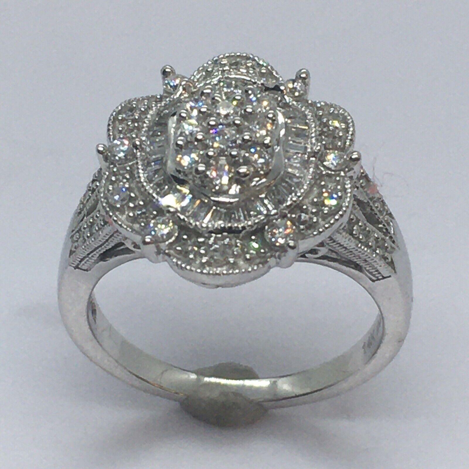 
14K White Gold 1 Carat Total Diamond Cluster Ring Size 8


Size 8
7.3 gram
1 carat diamonds
14K gold, marked and tested 