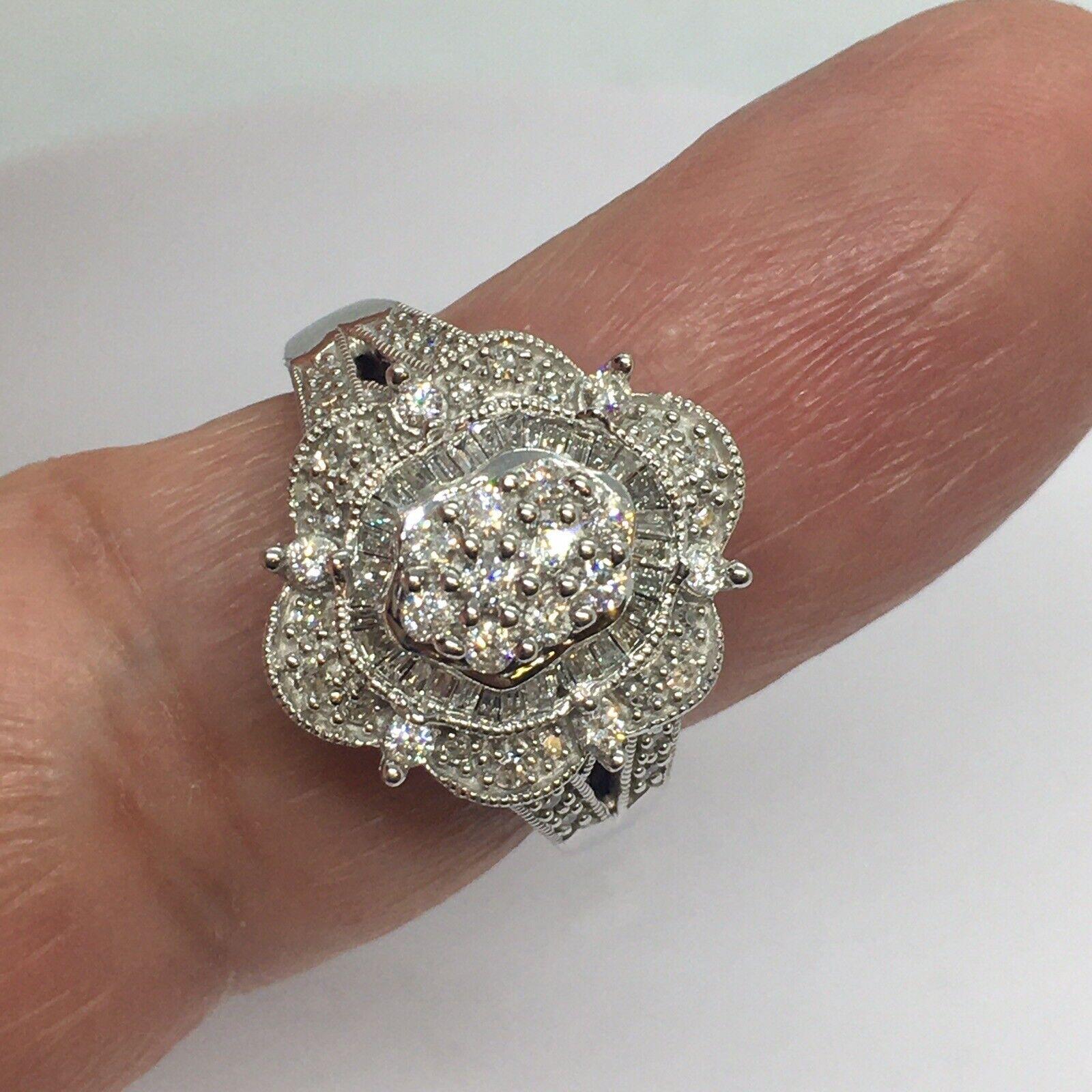 Round Cut 14K White Gold 1 Carat Total Diamond Cluster Ring Size 8 For Sale