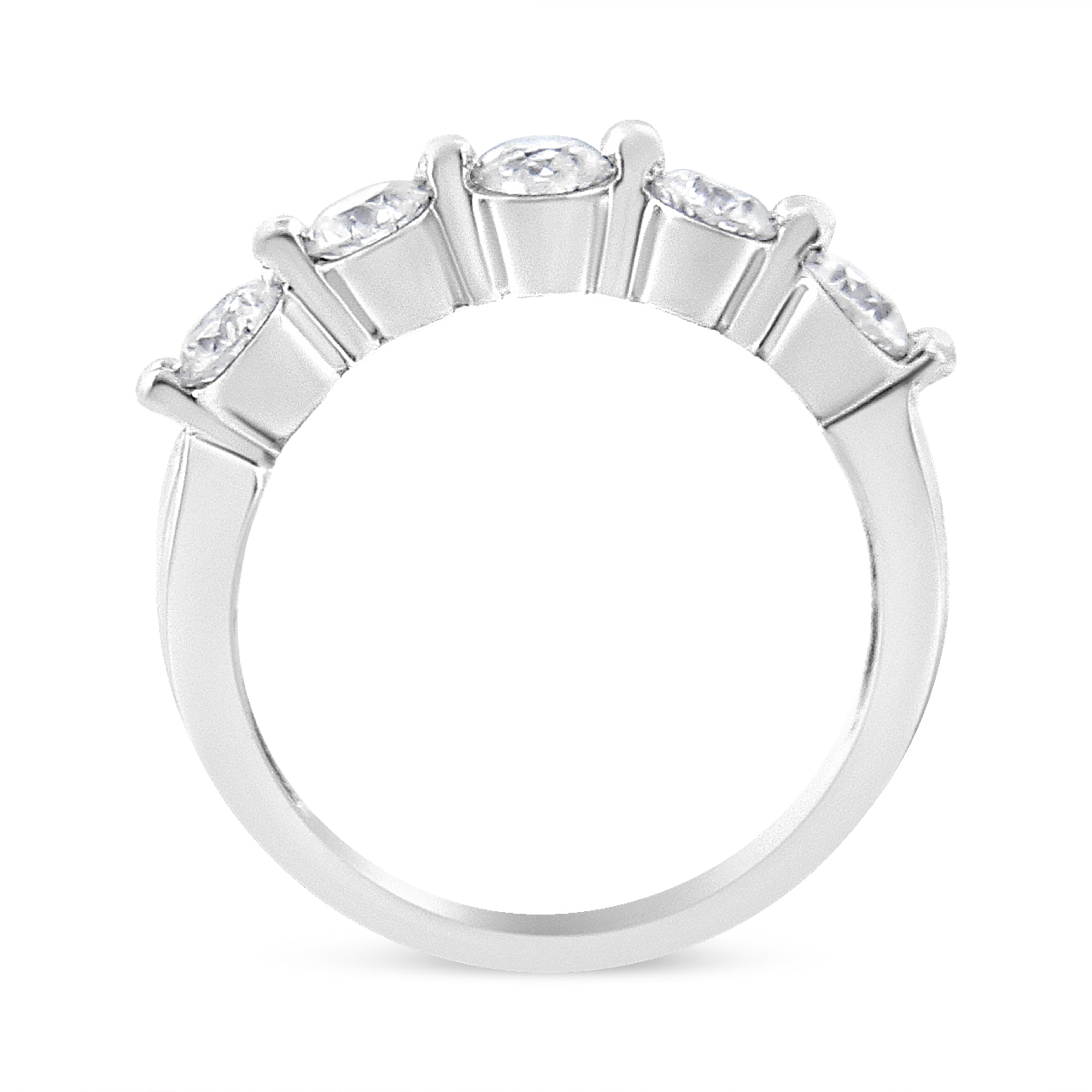 Contemporary 14K White Gold 1.0 Carat Brilliant Round Cut Diamond 5-Stone Band Ring For Sale