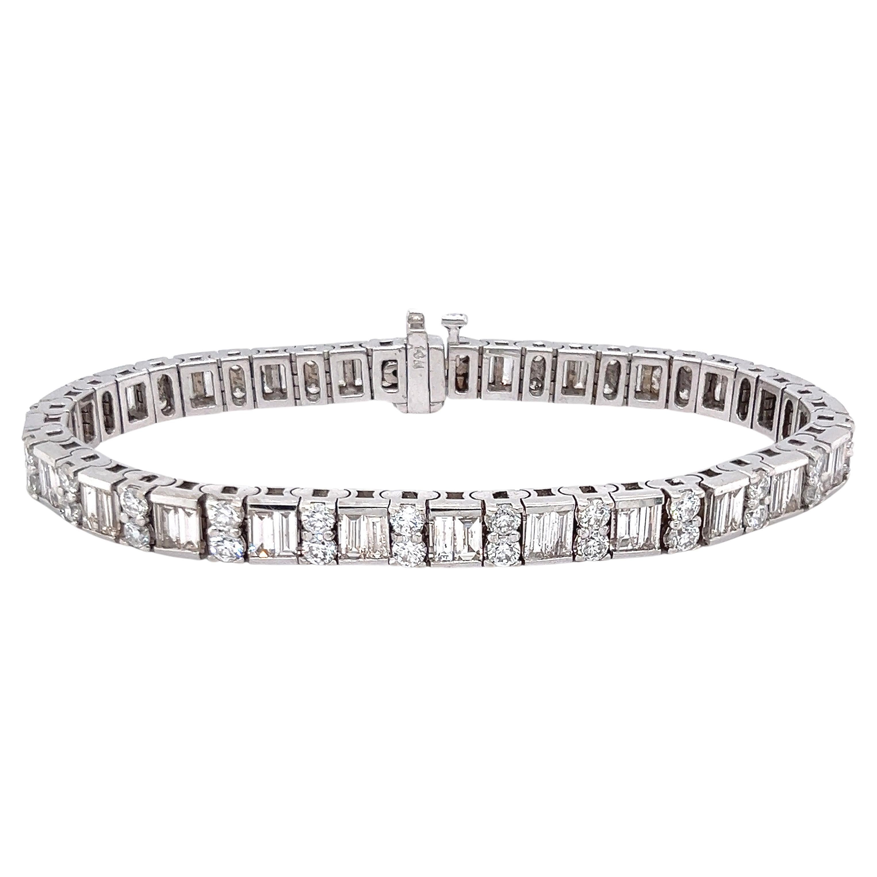 14K White Gold 10 Carat Round and Baguette Diamonds Tennis Bracelet For Sale