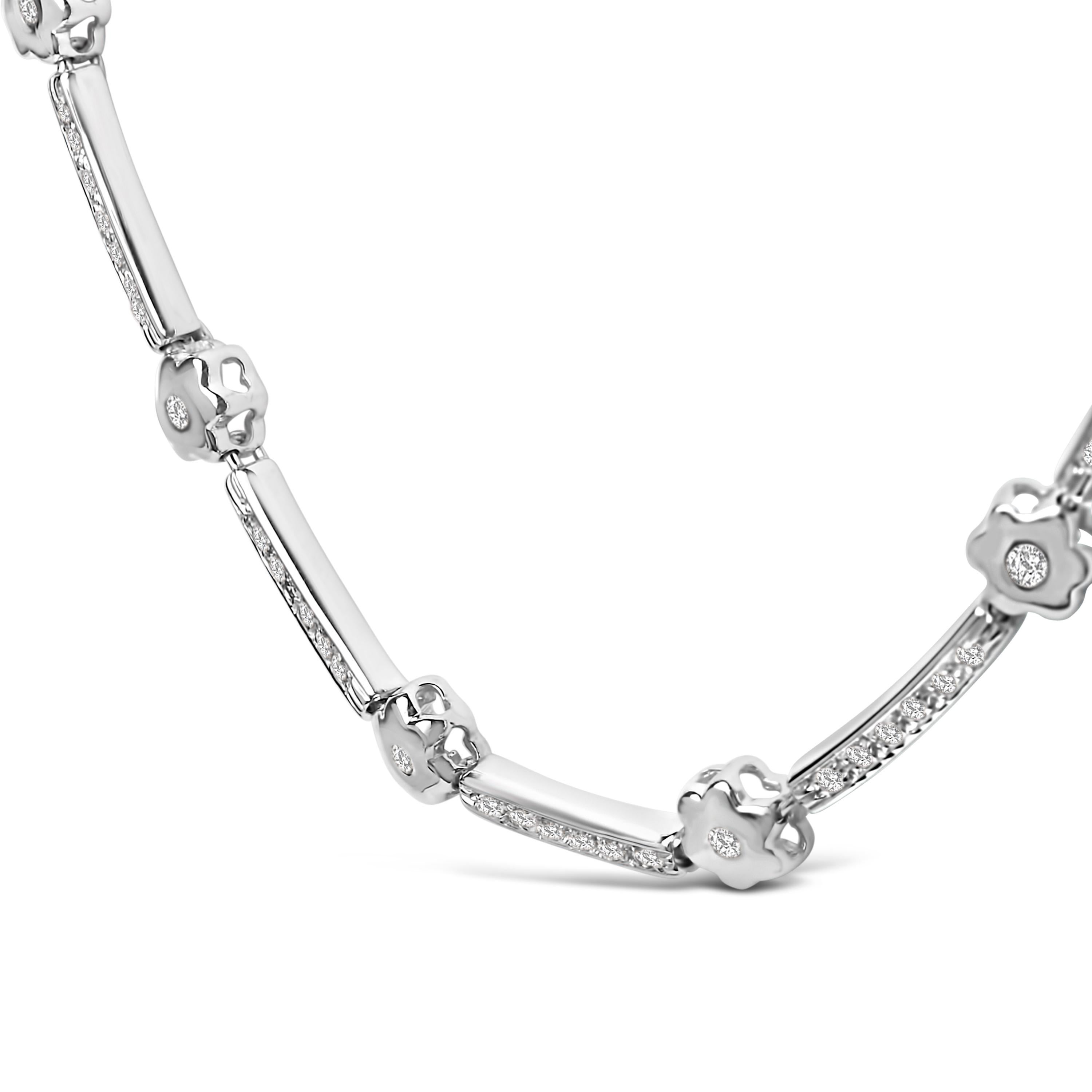 14K Weißgold 1,0 Cttw Diamant Blume und Bar Station Halskette (Rundschliff) im Angebot