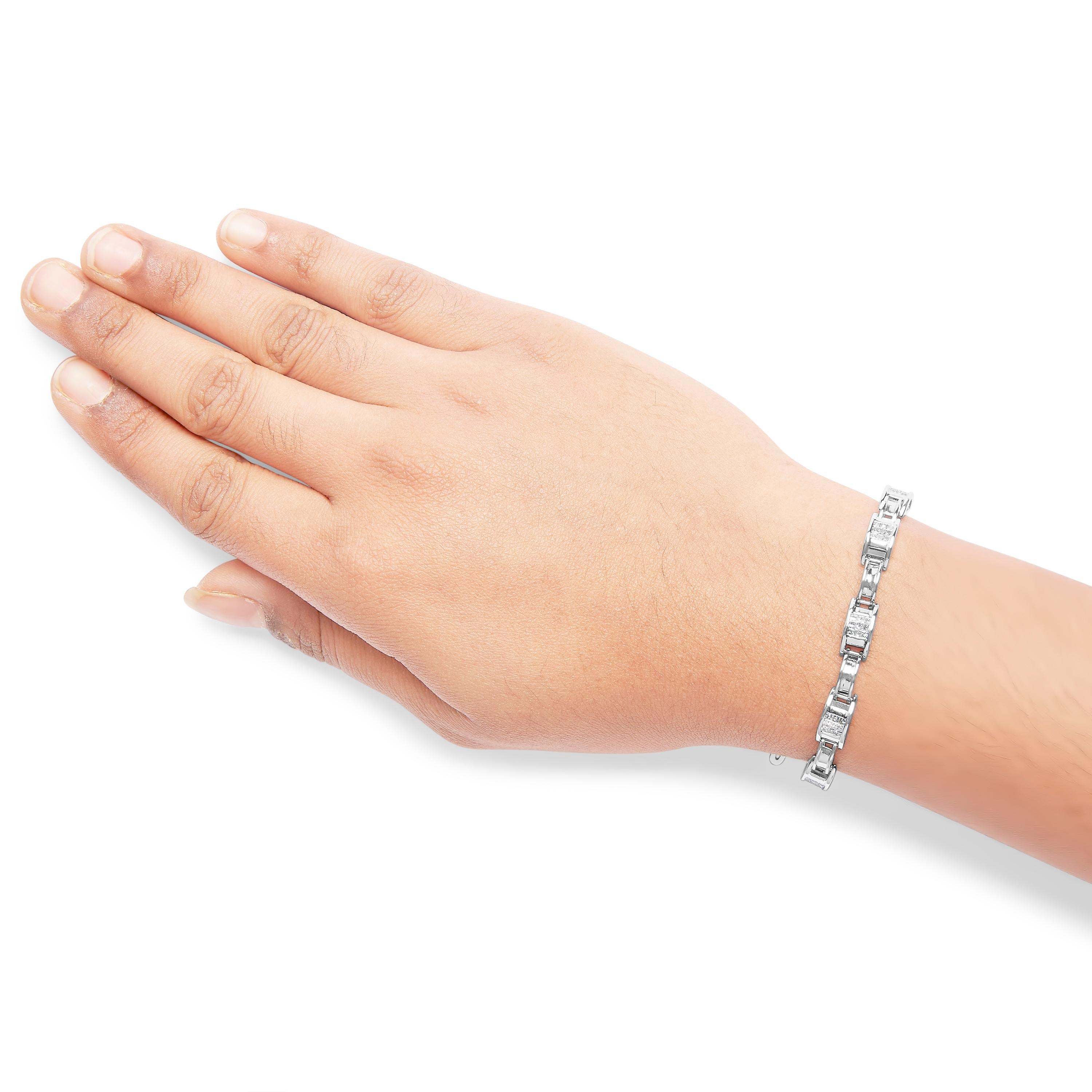14K White Gold 1.0 Cttw Princess Diamond Alternating Link Tennis Bracelet In New Condition For Sale In New York, NY