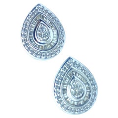 Clous d'oreilles en or blanc 14 carats avec halo de diamants de 1,00 carat et fabrication de qualité