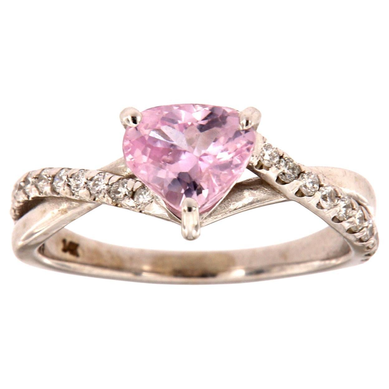 14k White Gold 1.00 Carat Heart Shape Pinkish Purple Sapphire Diamond Ring For Sale