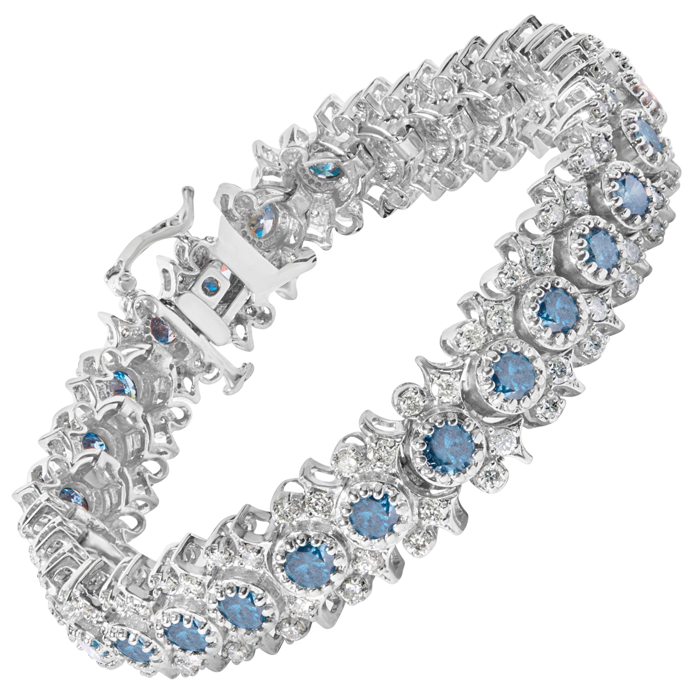 14K Weißgold 10.0 Karat Gesamtkaratgewicht Blauer und weißer Diamant Floral Cluster Gliederarmband im Angebot