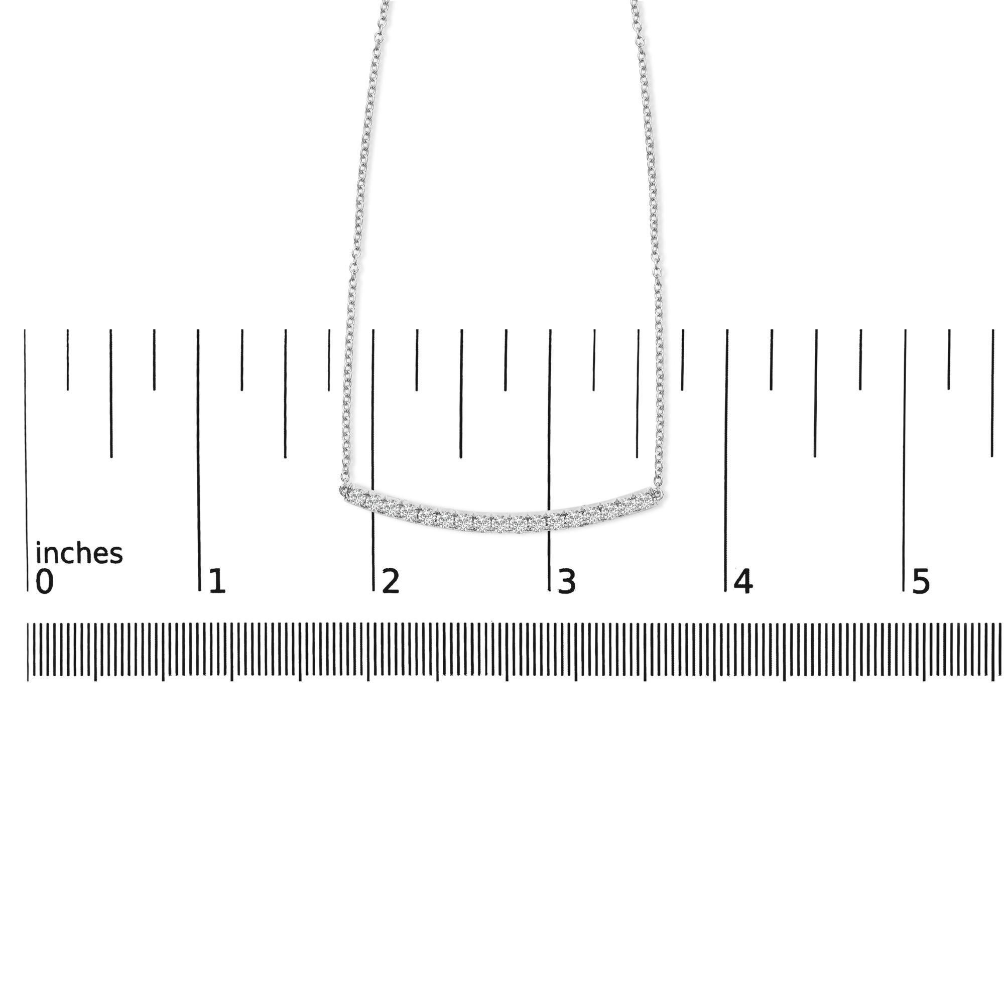 Collar Colgante Barra Curvada Oro Blanco 14K 1.00 Cttw Diamante- 18 Pulgadas en Nuevo Estado en New York, NY