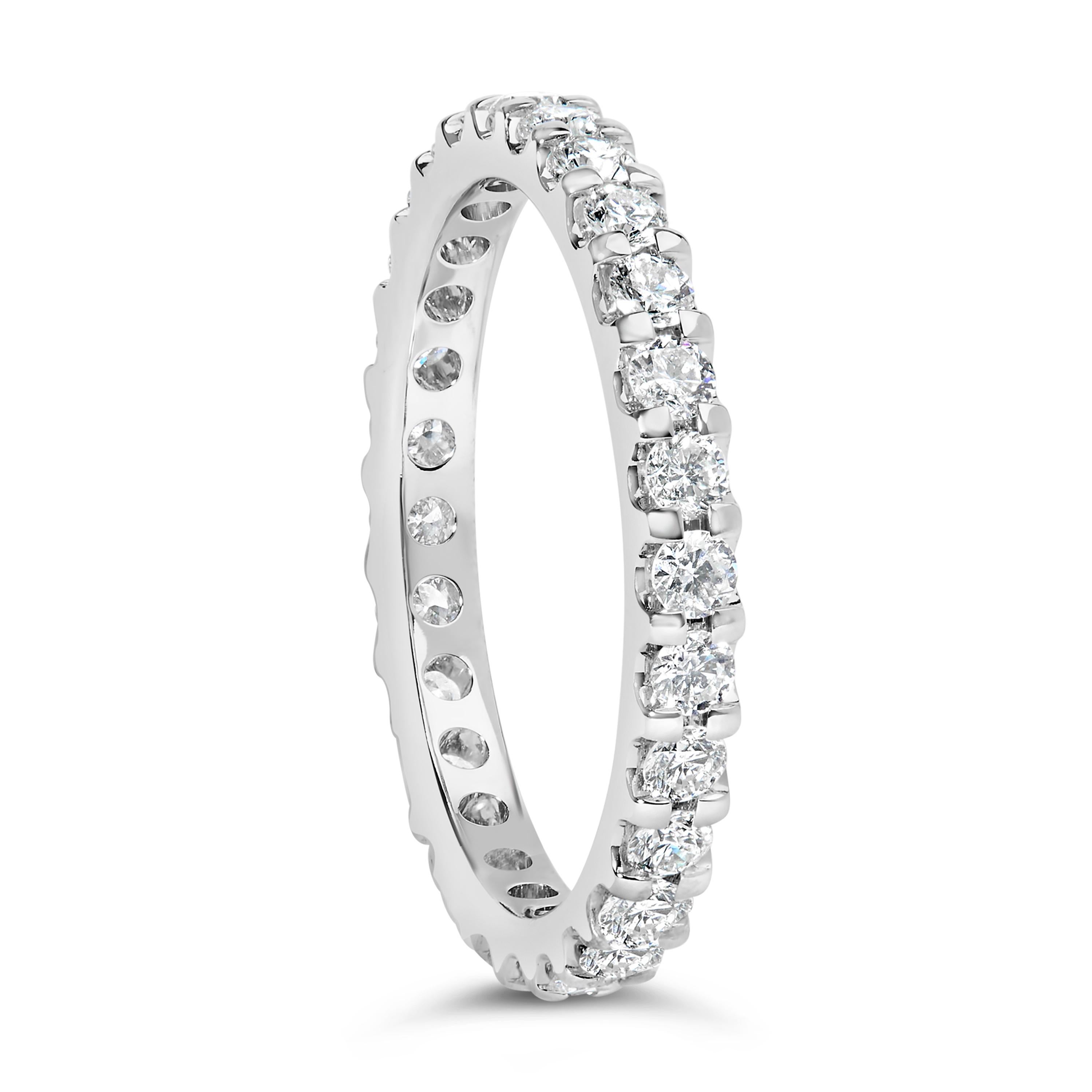 Anello a fascia per l'eternità in oro bianco 14K con diamanti rotondi incastonati da 1,00 ct. 3
