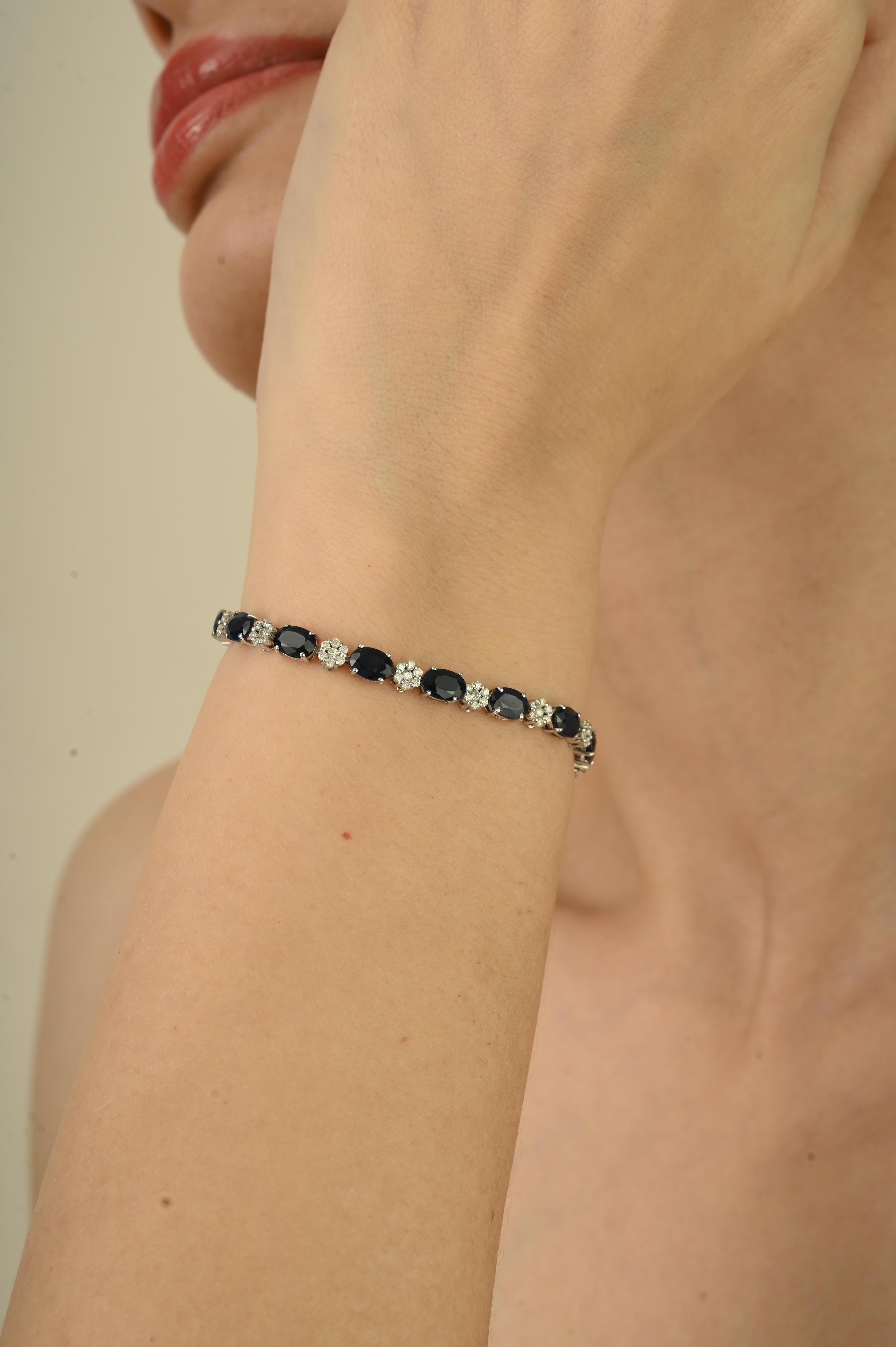 De las mujeres Pulsera de tenis con racimo de zafiros azules y diamantes en oro blanco de 14 quilates para mujer de 10,05 quilates en venta