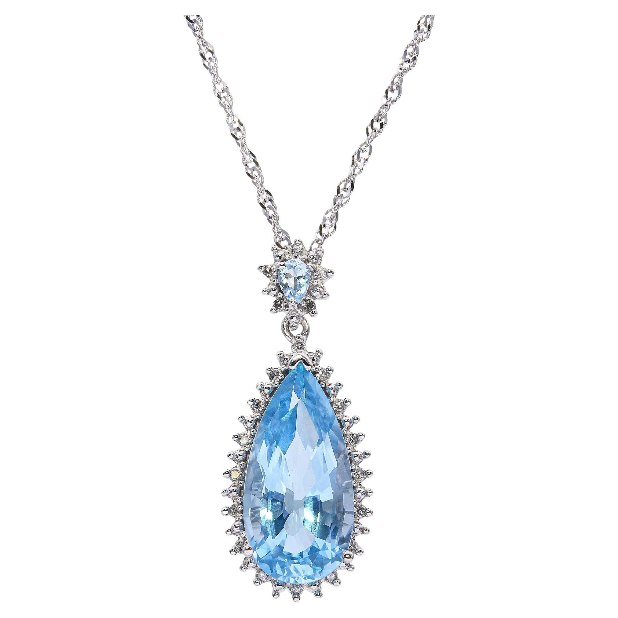 Collier en or blanc 14k 10.05tcw Topaze bleue et diamant en vente