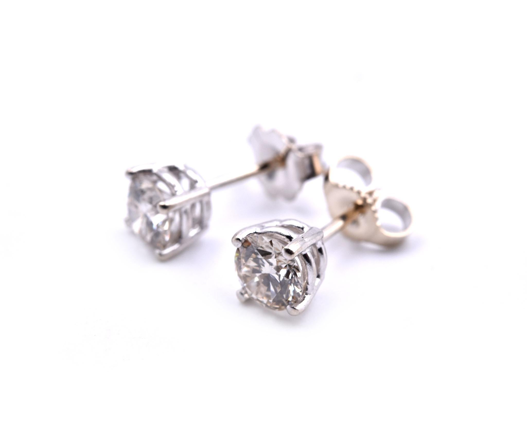 14 Karat White Gold 1.00 Carat Diamond Stud Earrings In Excellent Condition In Scottsdale, AZ